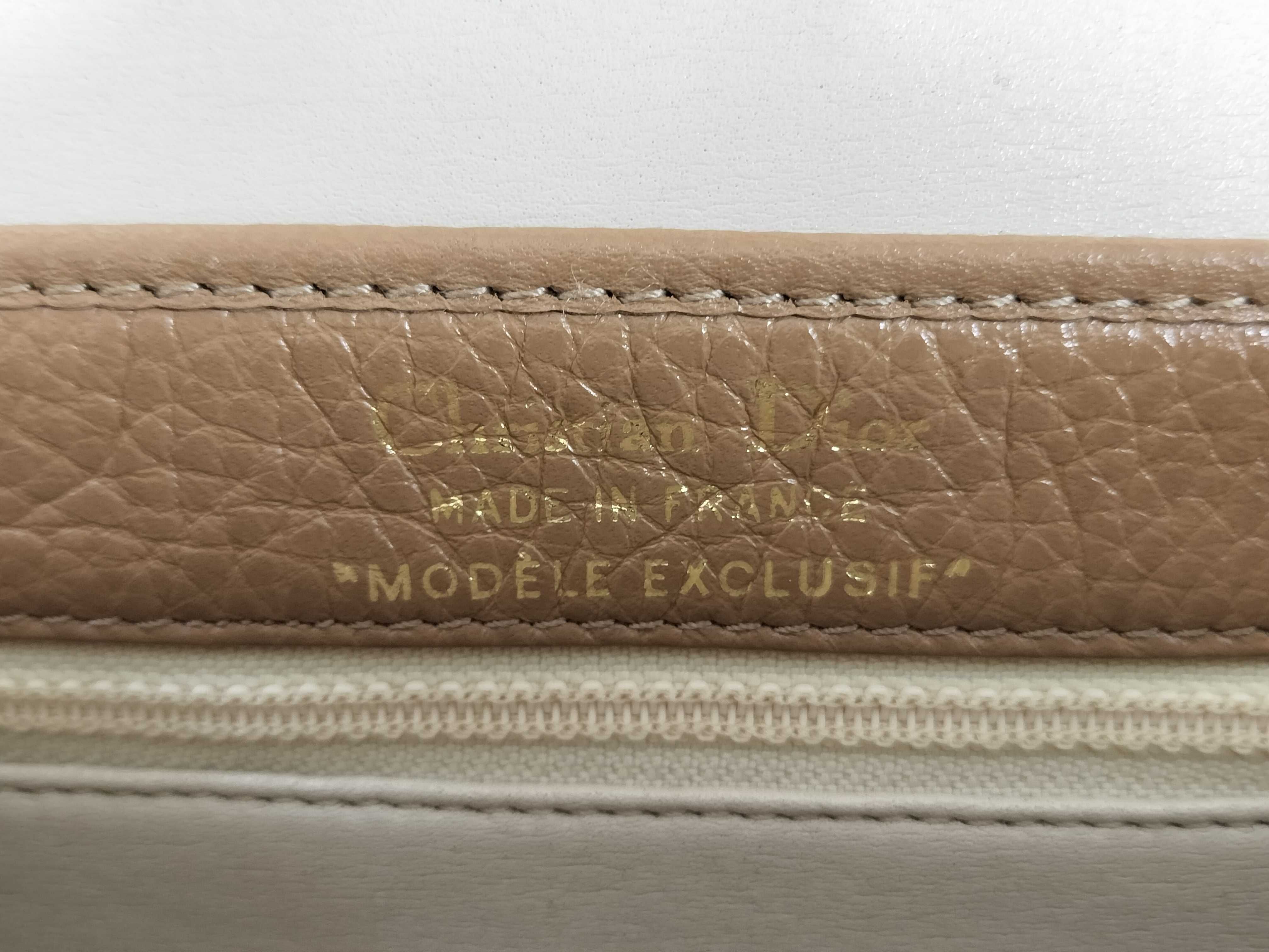SACS Leather Shoulder Bag — view 11