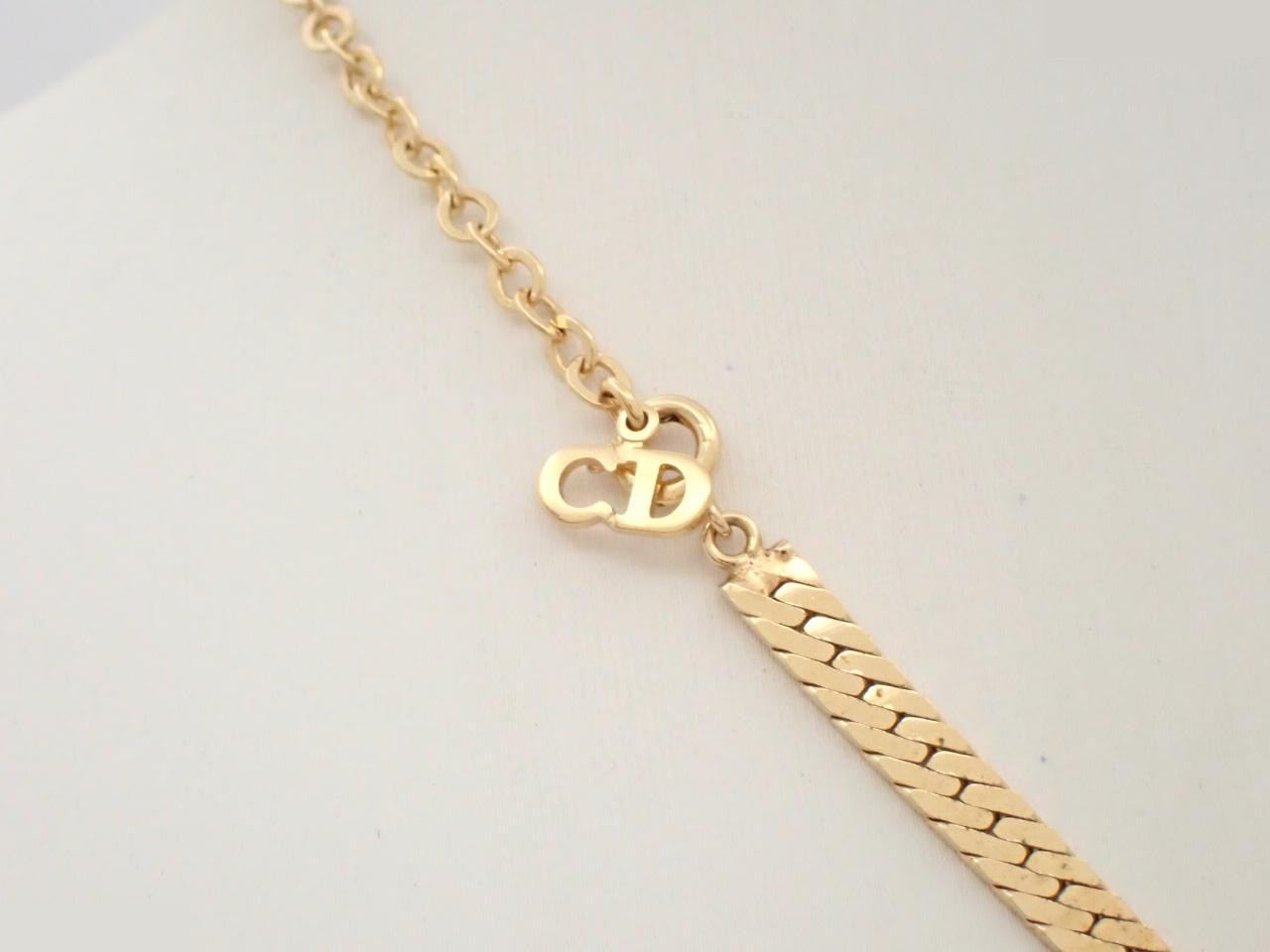 Other line: Precious metal necklaces and pendants, neck circumference approximately 40cm. — view 2