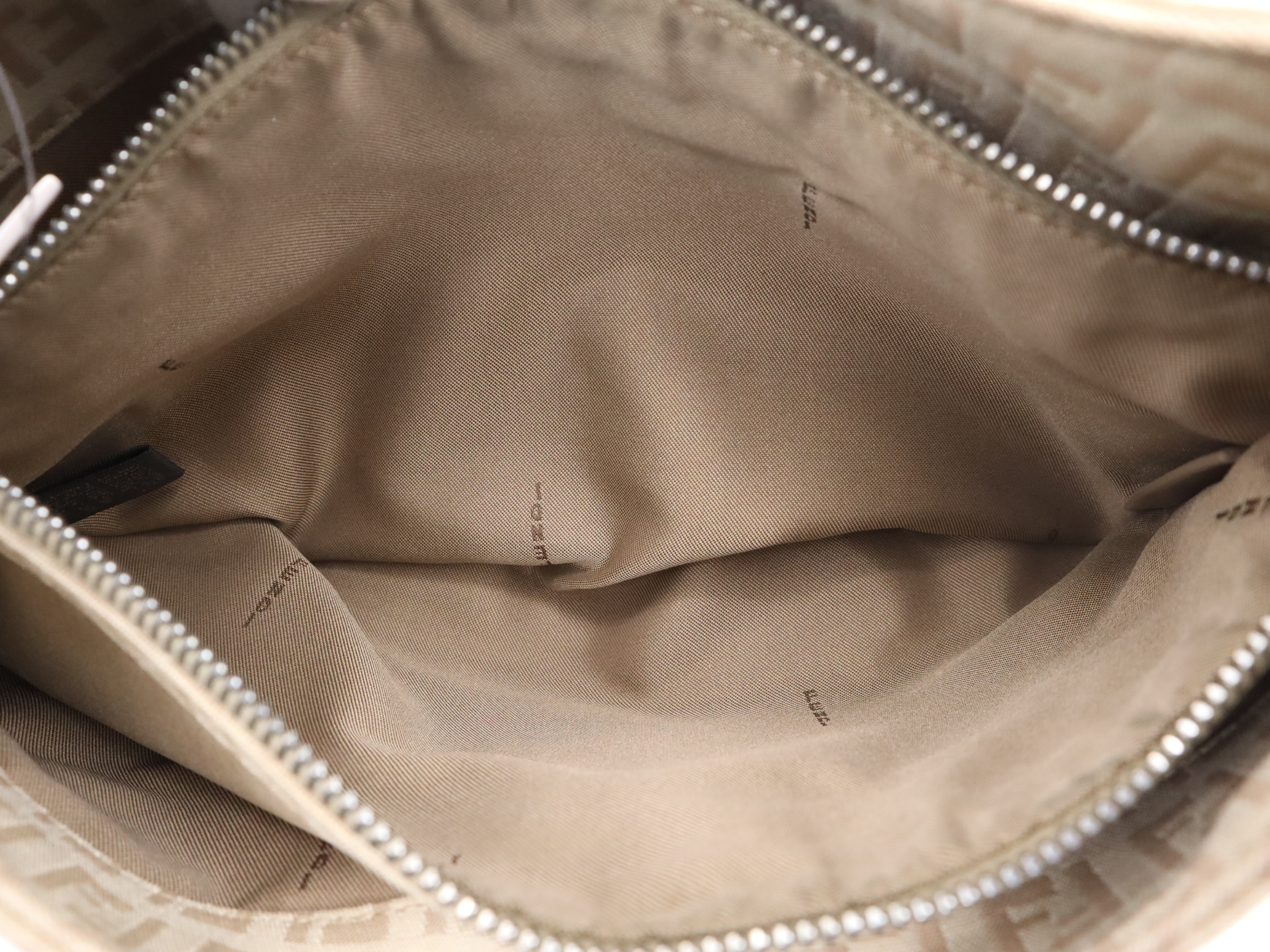 Canvas x Leather Zucchino Mamma Bucket White Silver Hardware Shoulder Bag — view 13