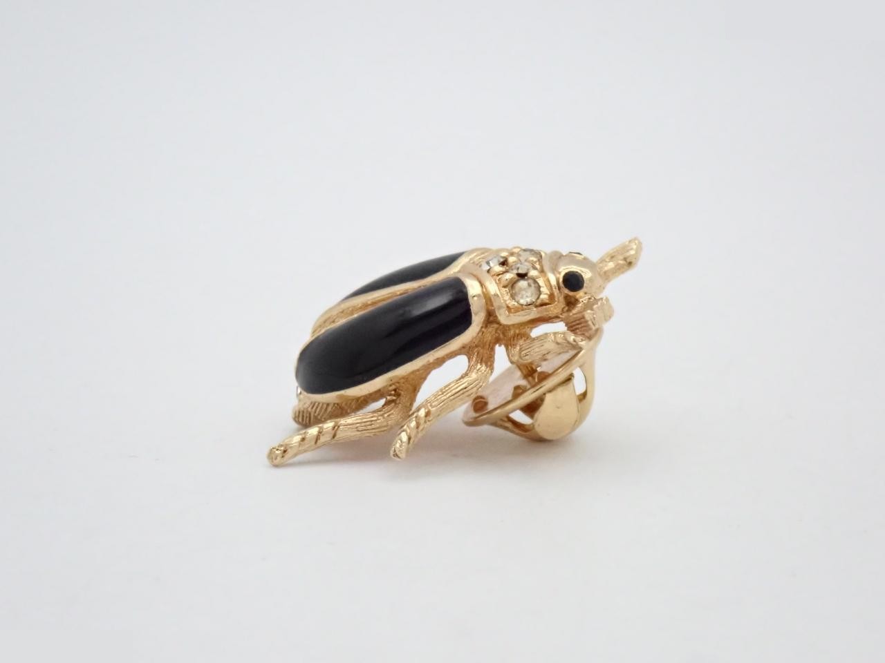 brooch — view 3