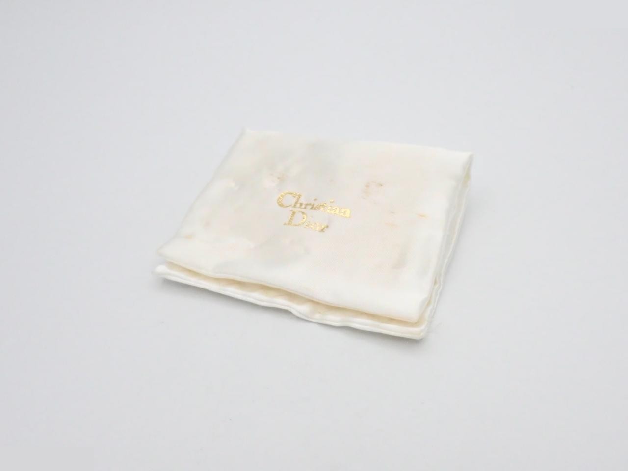 brooch — view 4