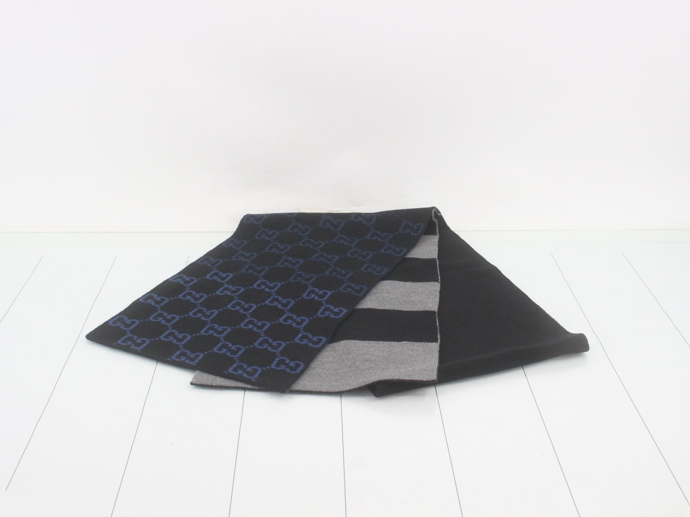 GG scarf with tag — view 2