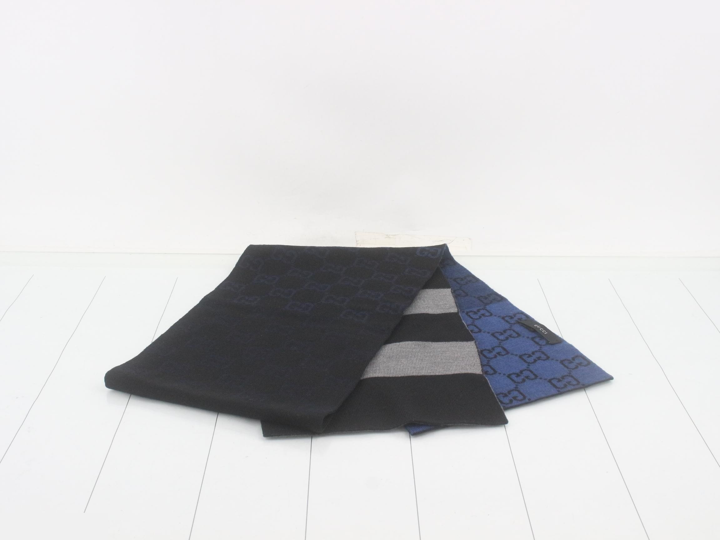 GG scarf with tag — view 3