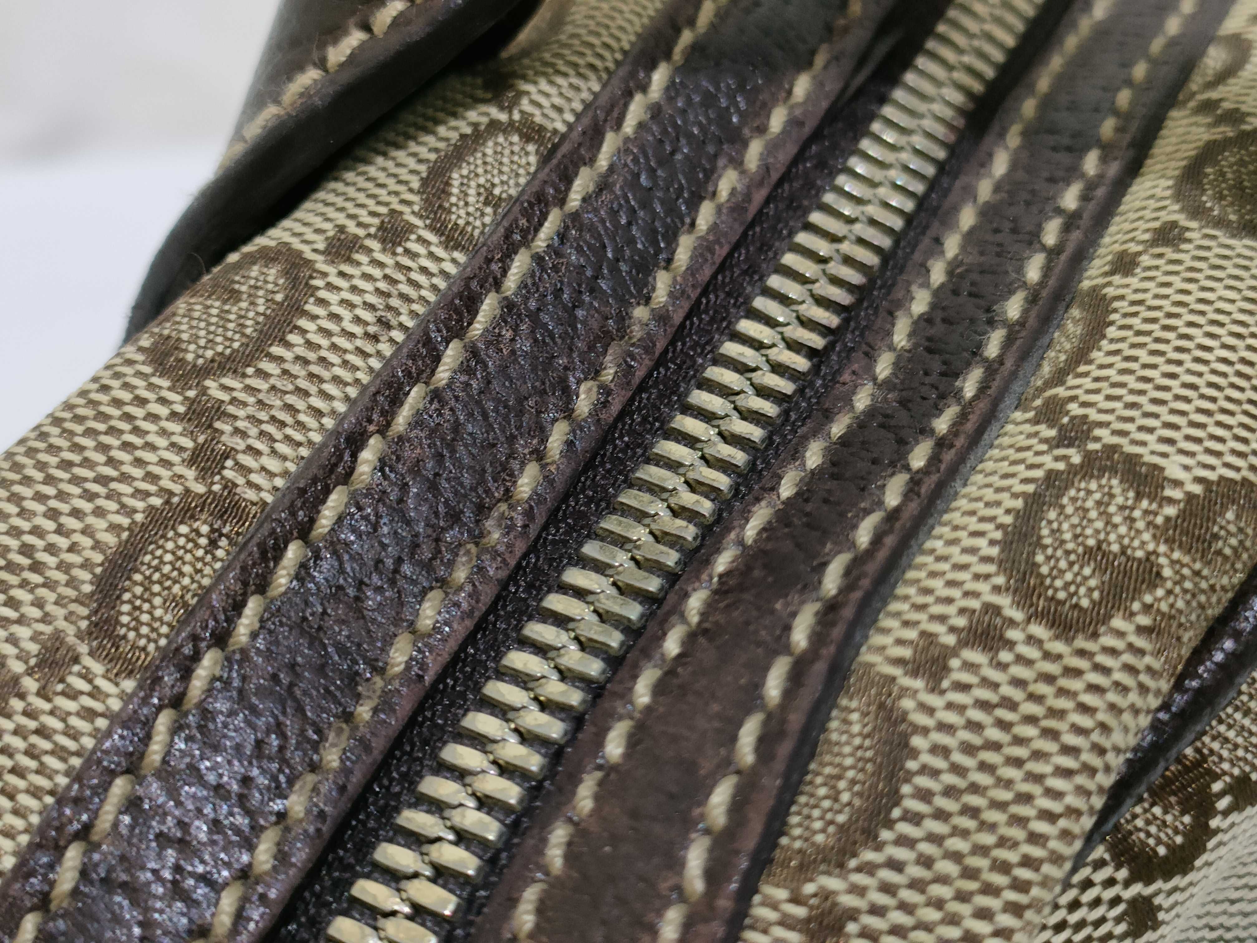 GG Canvas Gucci Handbag — view 8