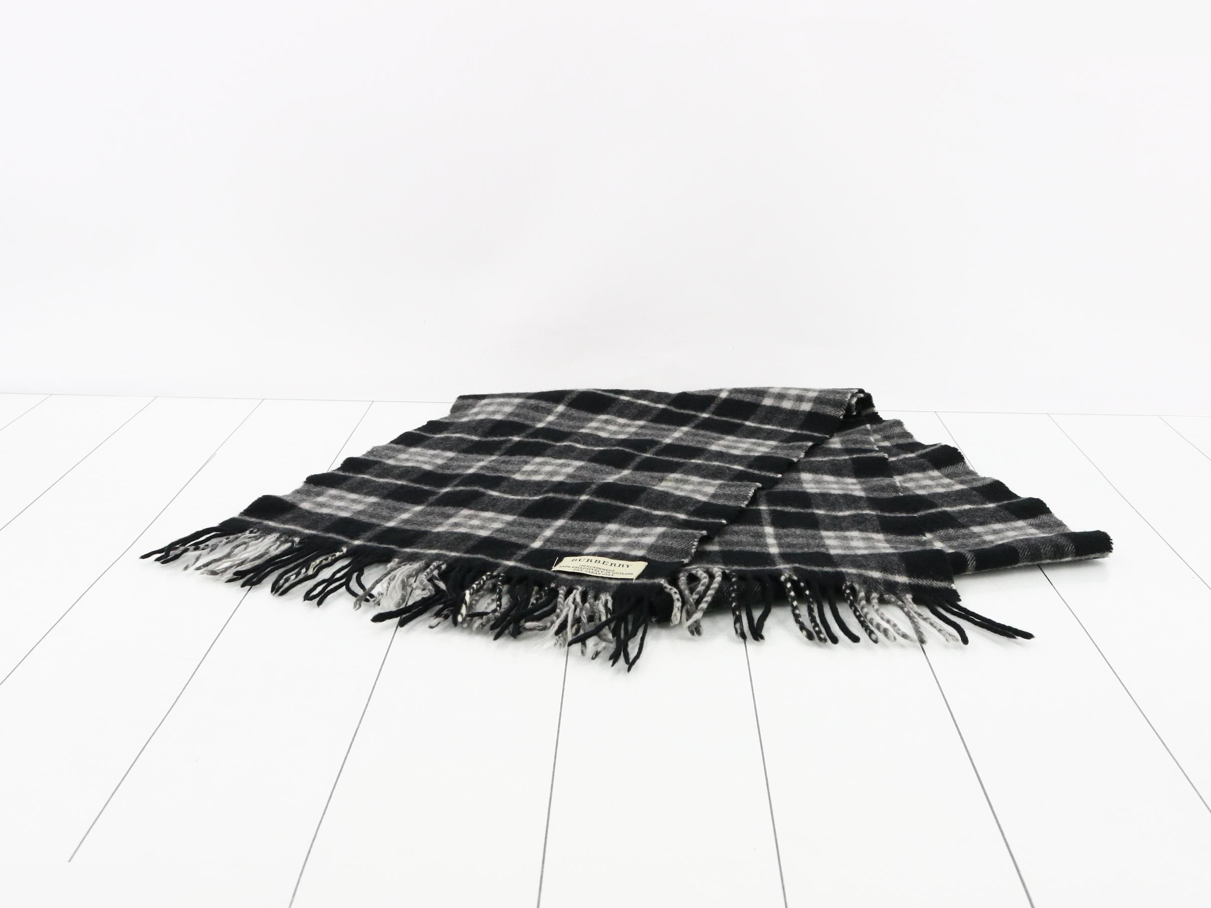 Nova Check Scarf, Black, 100% Cashmere — view 2