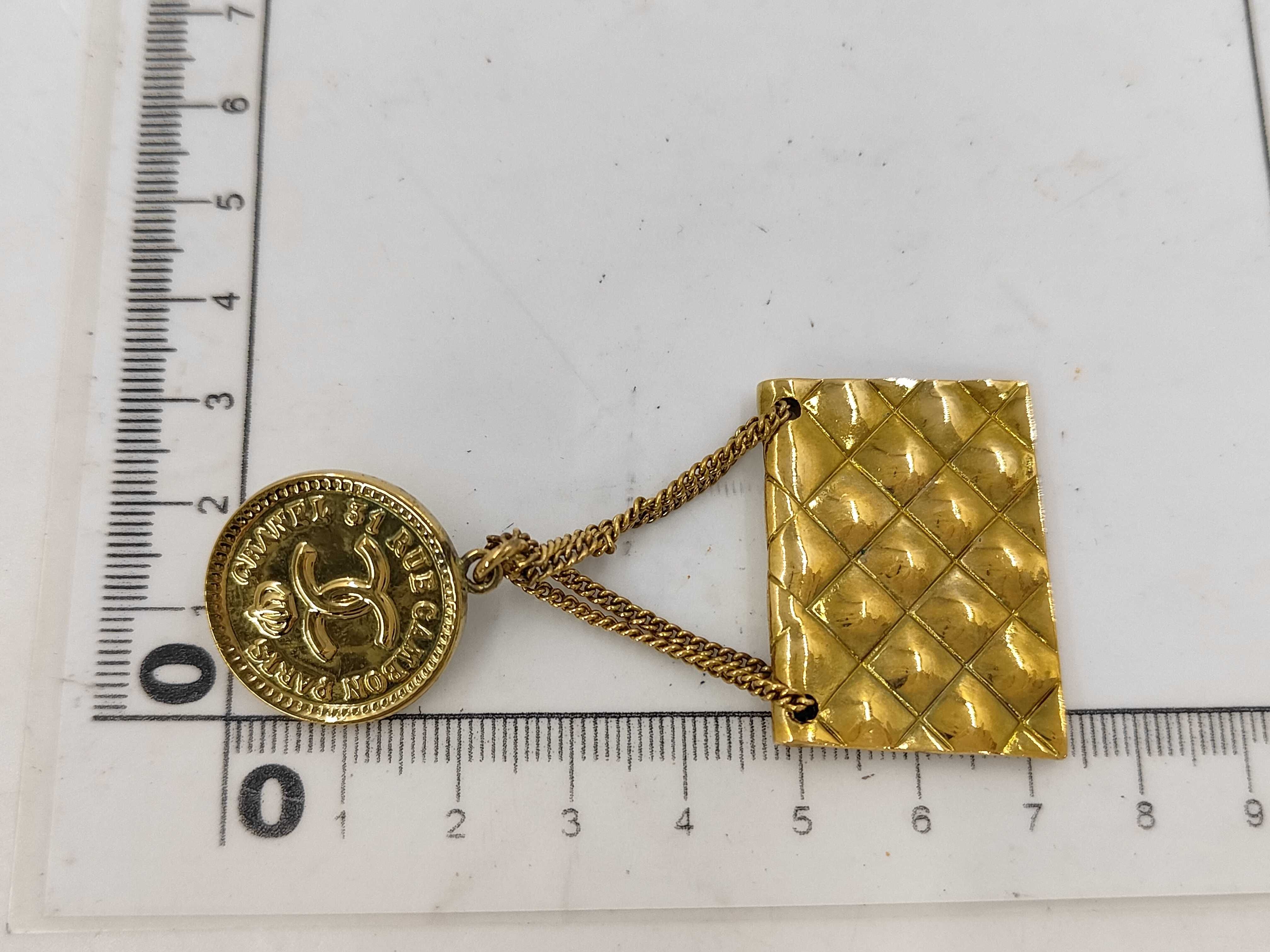 bag motif Coco x Matelassé earring (single earring) — view 6