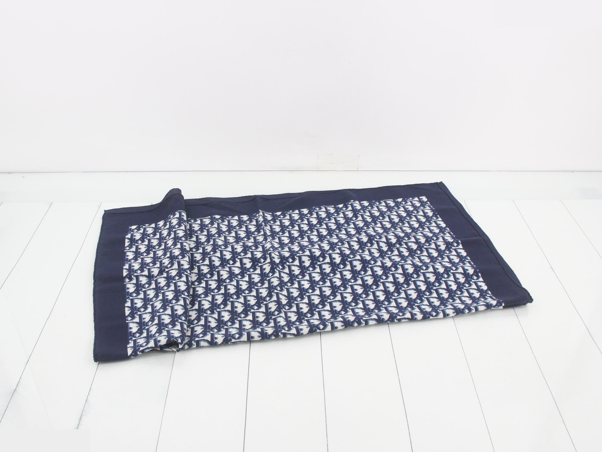 Trotter Scarf, Navy — view 3