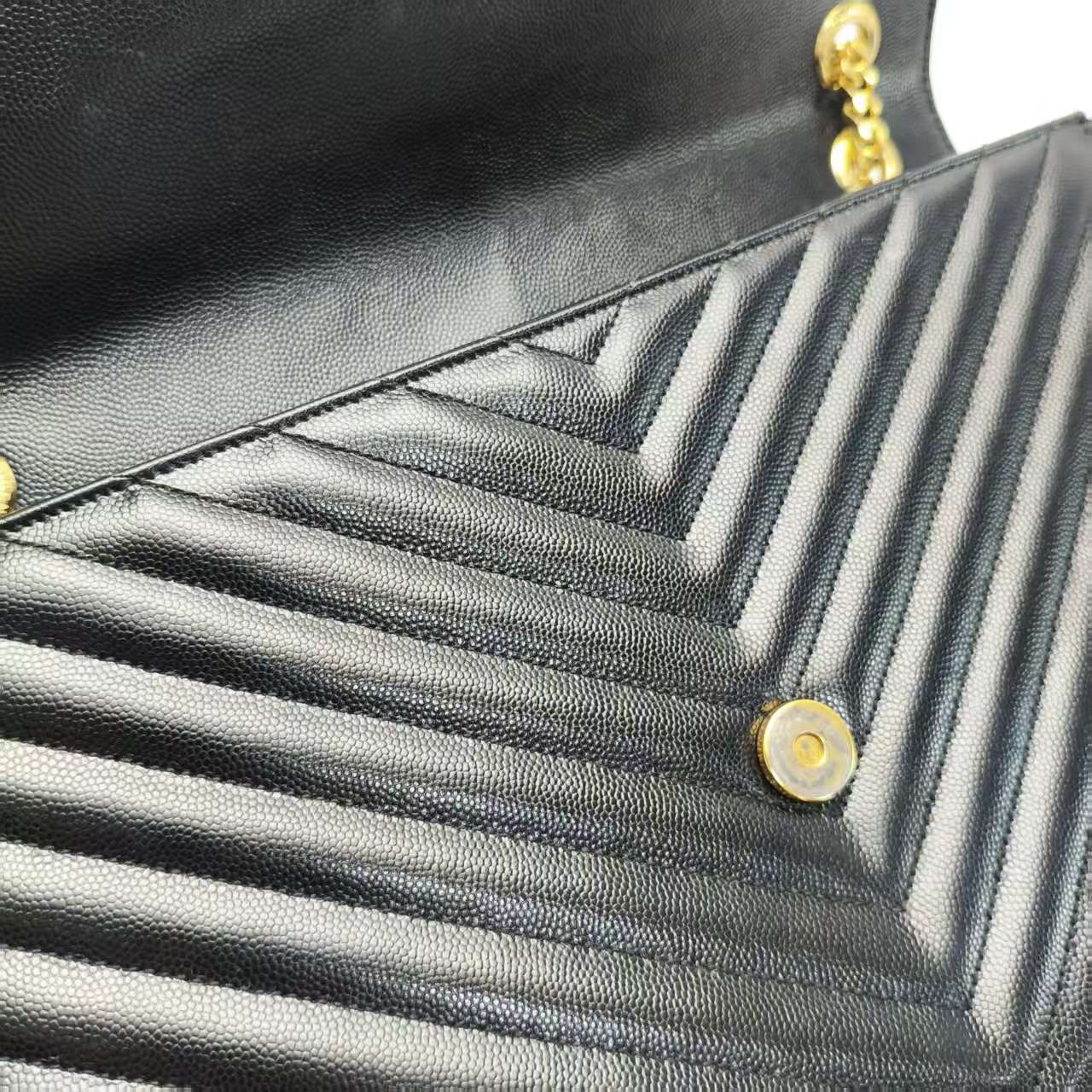 【*Shipped from: China*】Yves Saint Laurent Envelope Leather Shoulder Bag — view 9