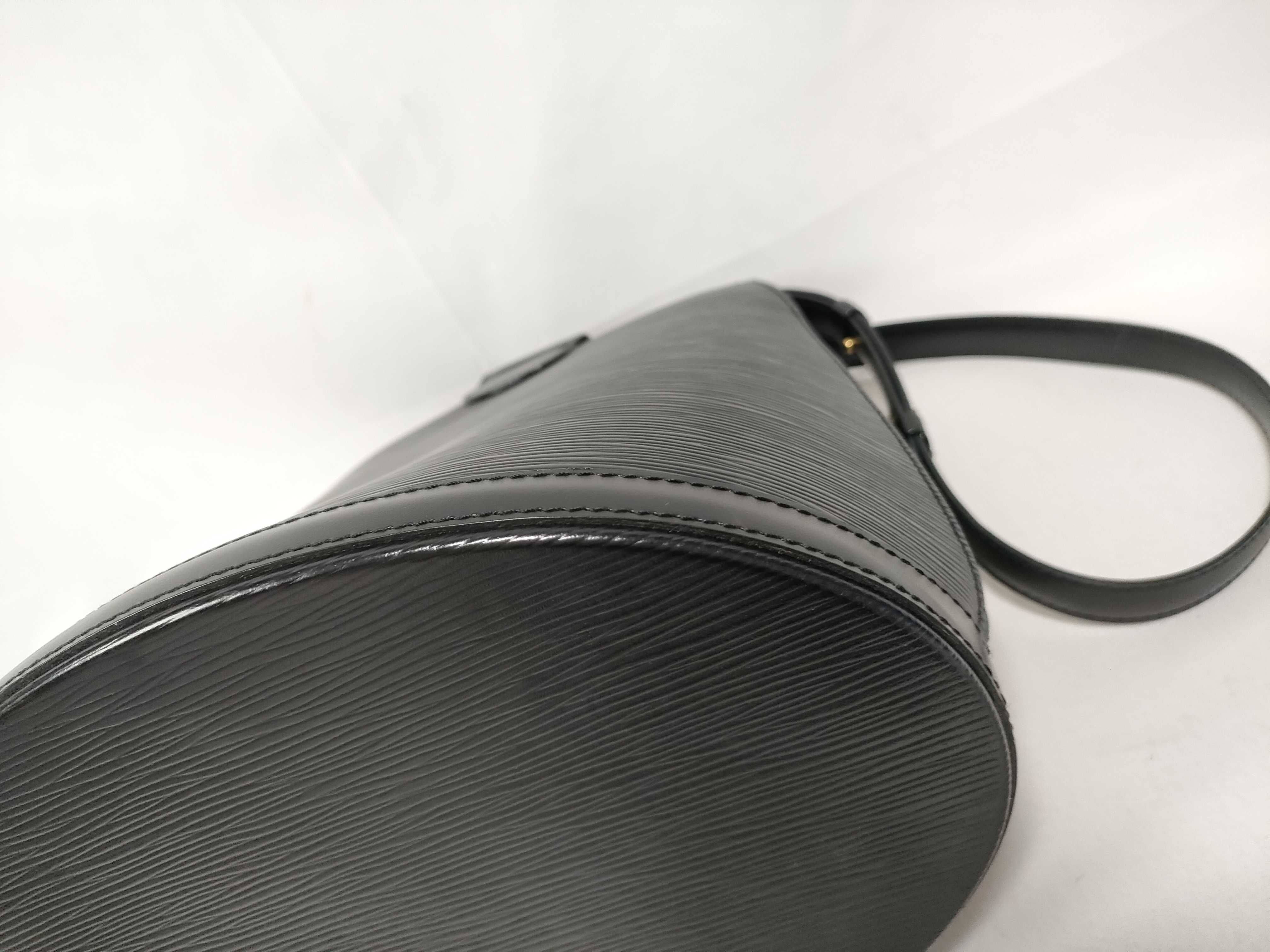 Epi Leather M52252 Epi Cluny Leather Black Shoulder Bag — view 4
