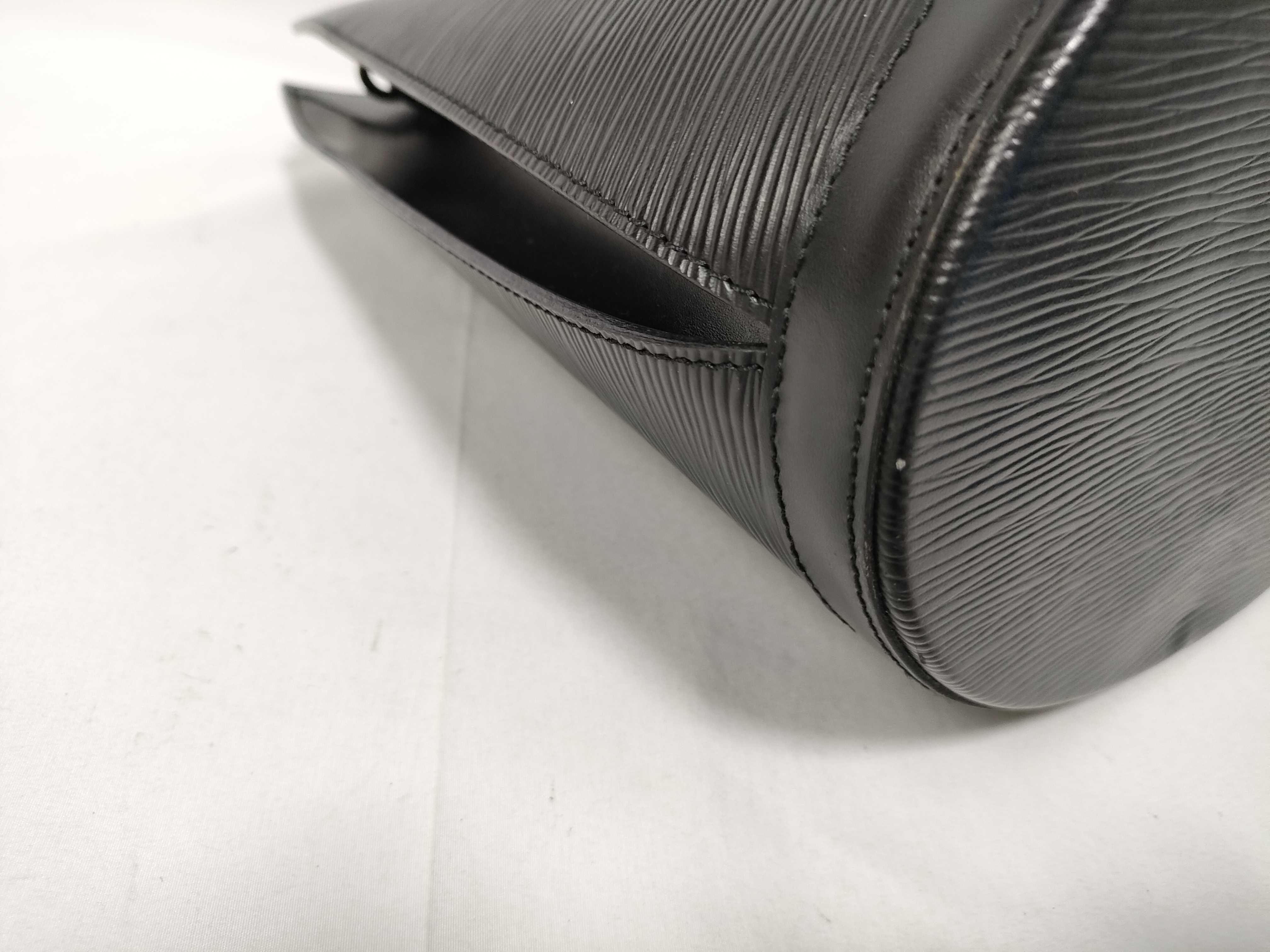 Epi Leather M52252 Epi Cluny Leather Black Shoulder Bag — view 5