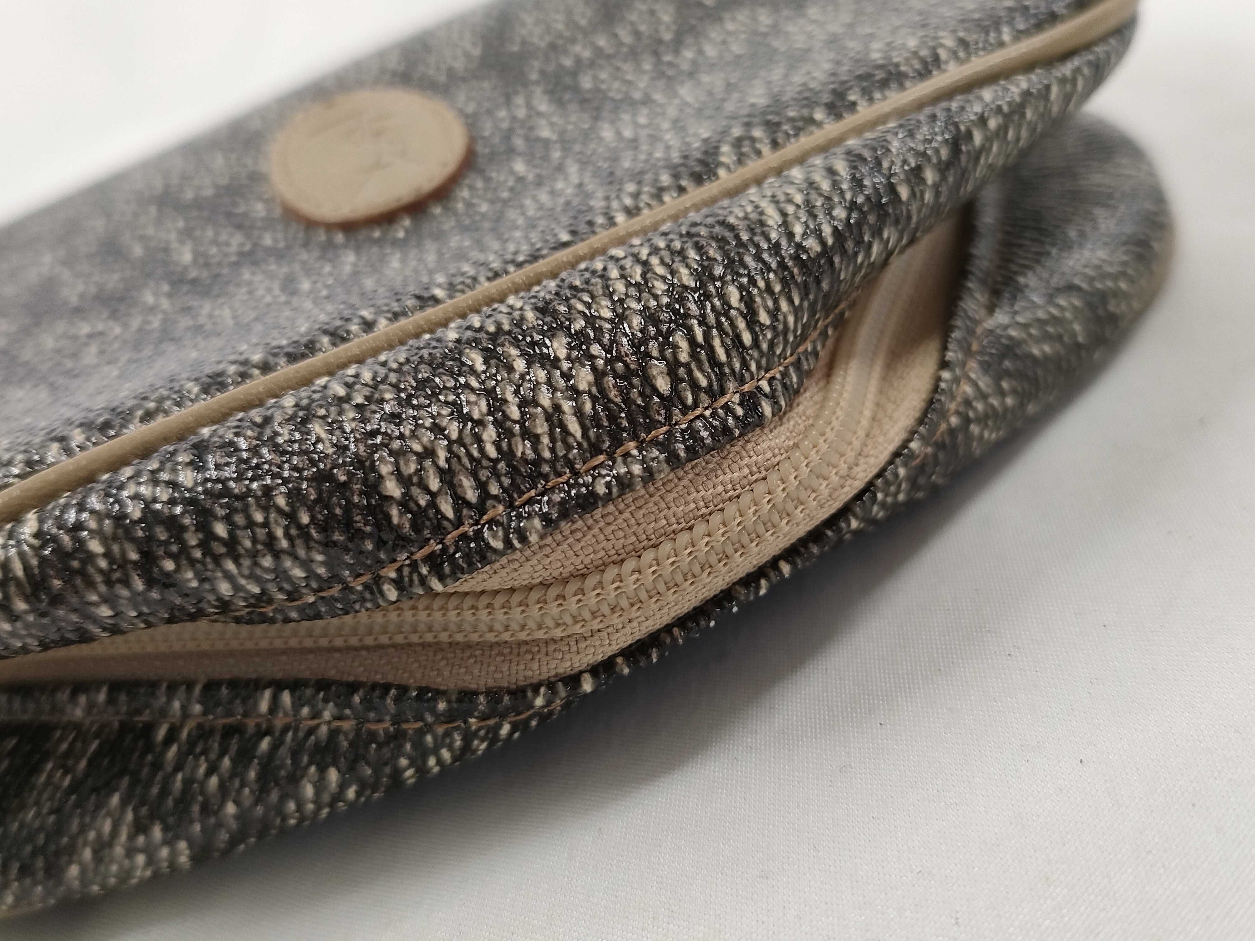pouch — view 5