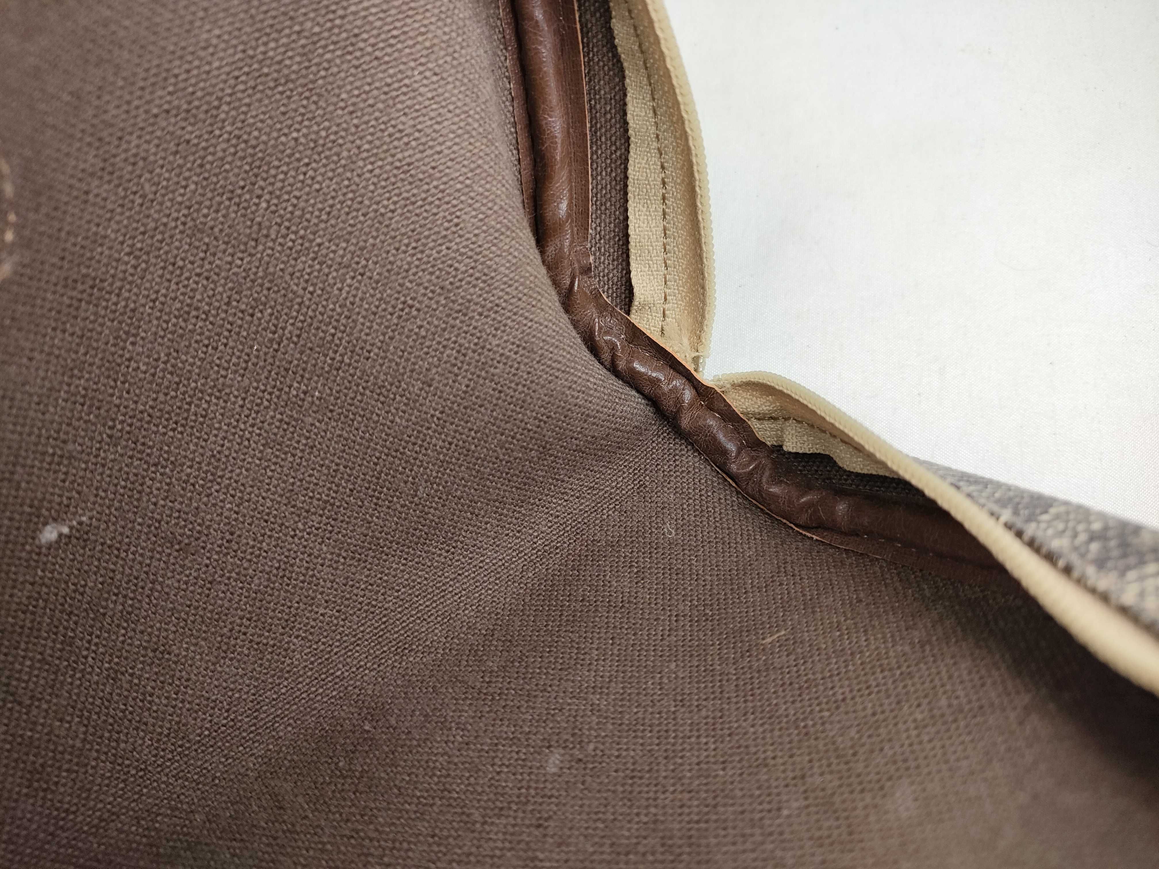 pouch — view 6