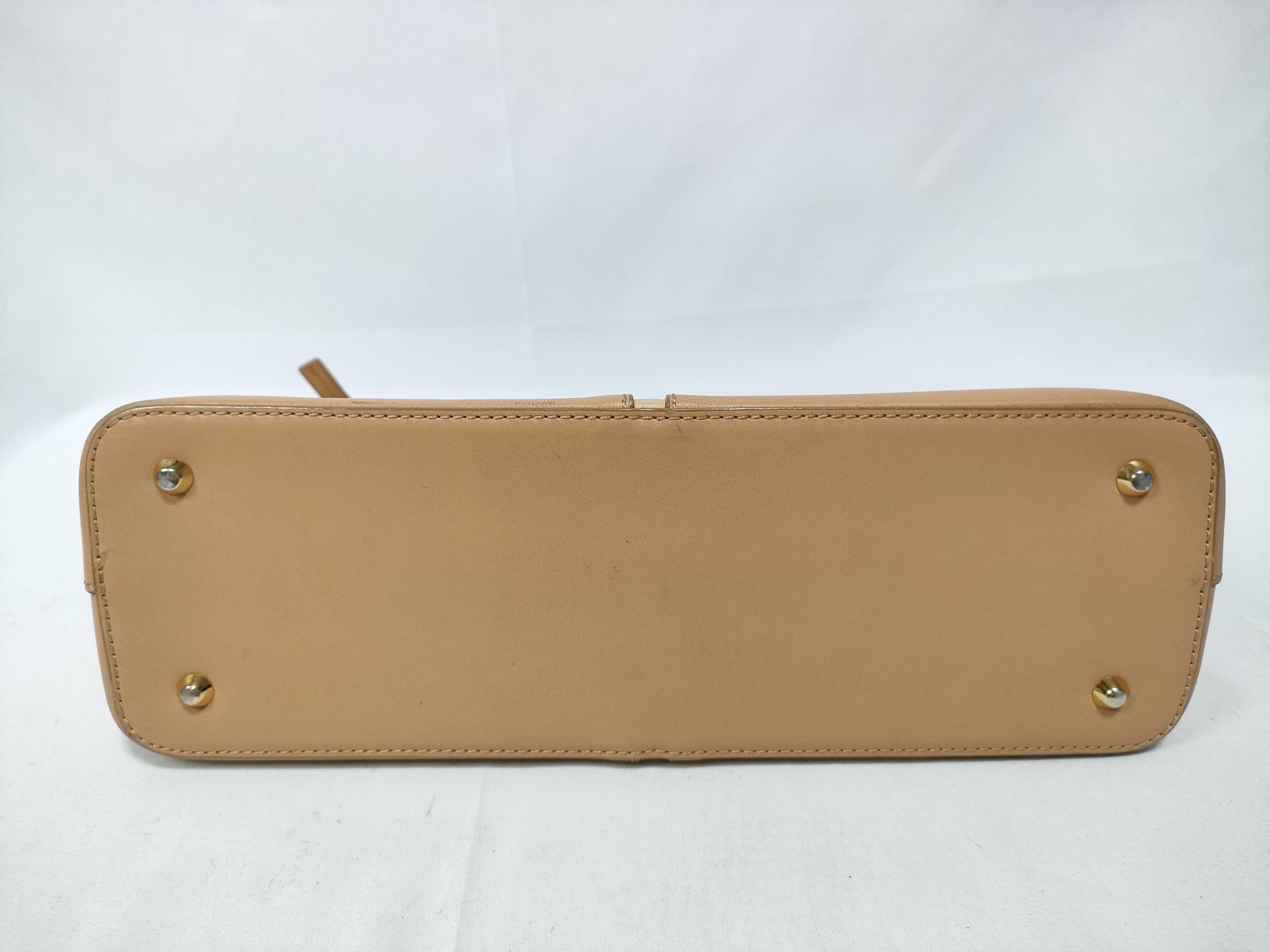handbag — view 3