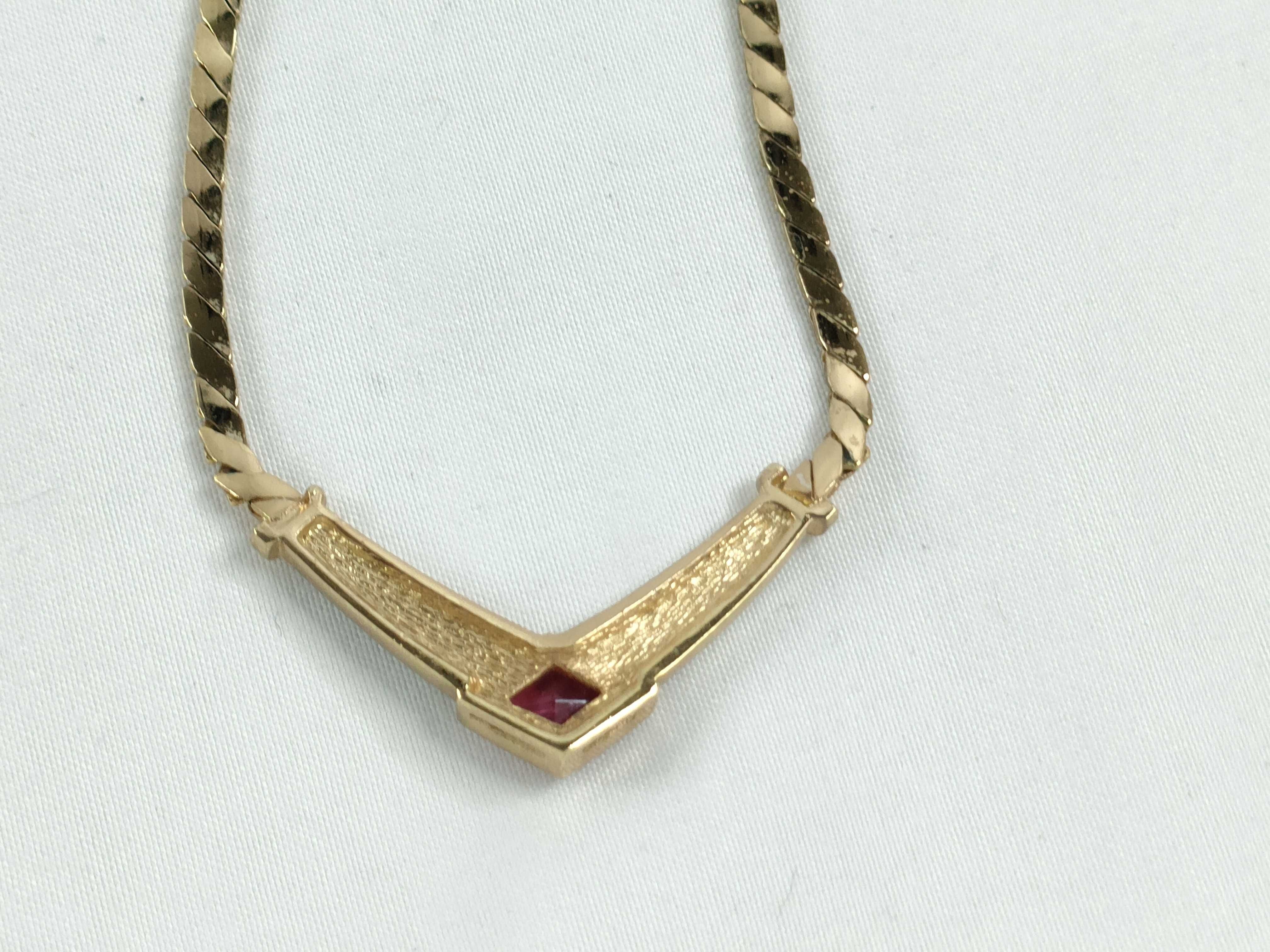 necklace — view 2