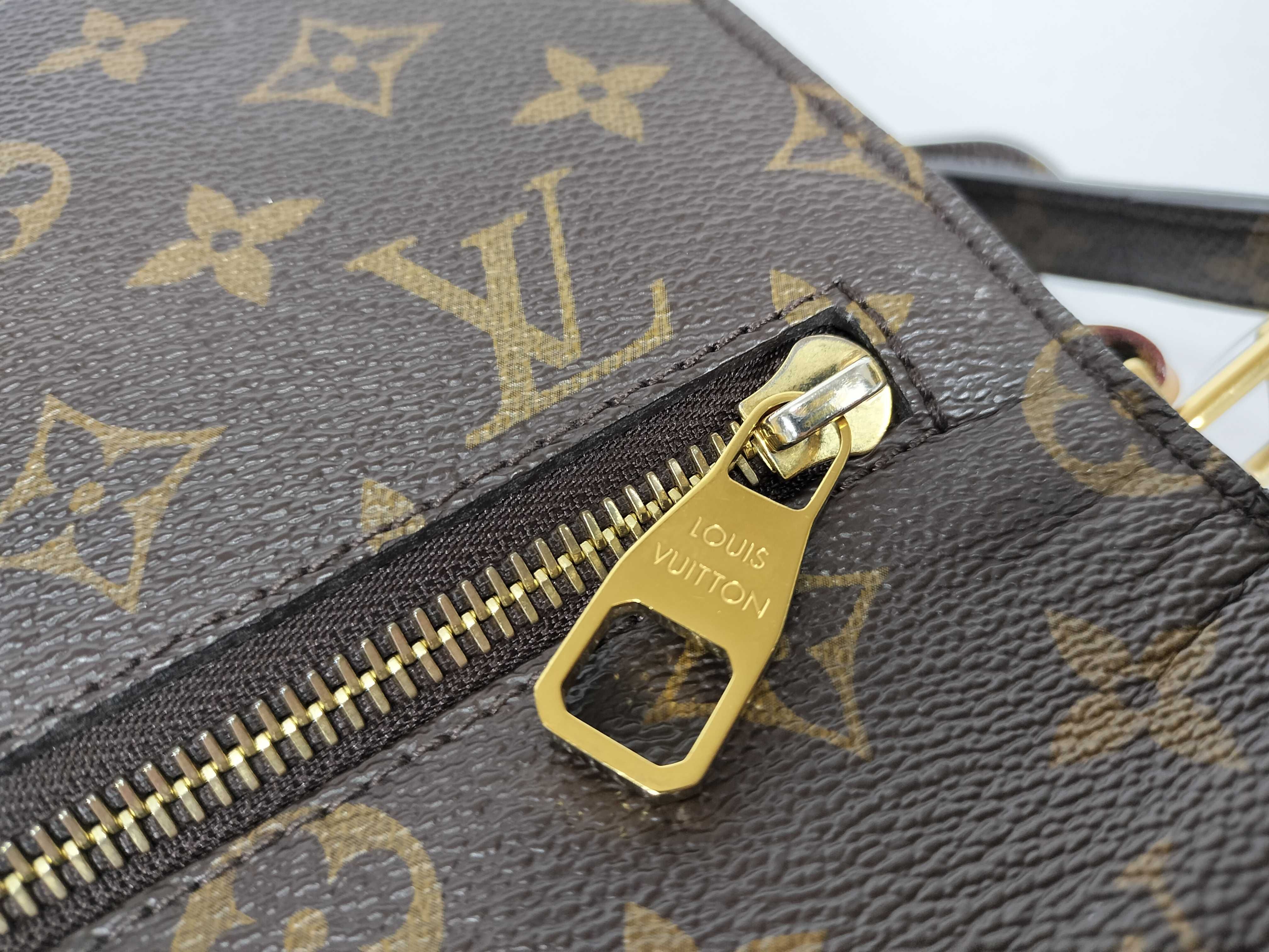 Monogram Metis Monogram DU4200 Shoulder Bag — view 14