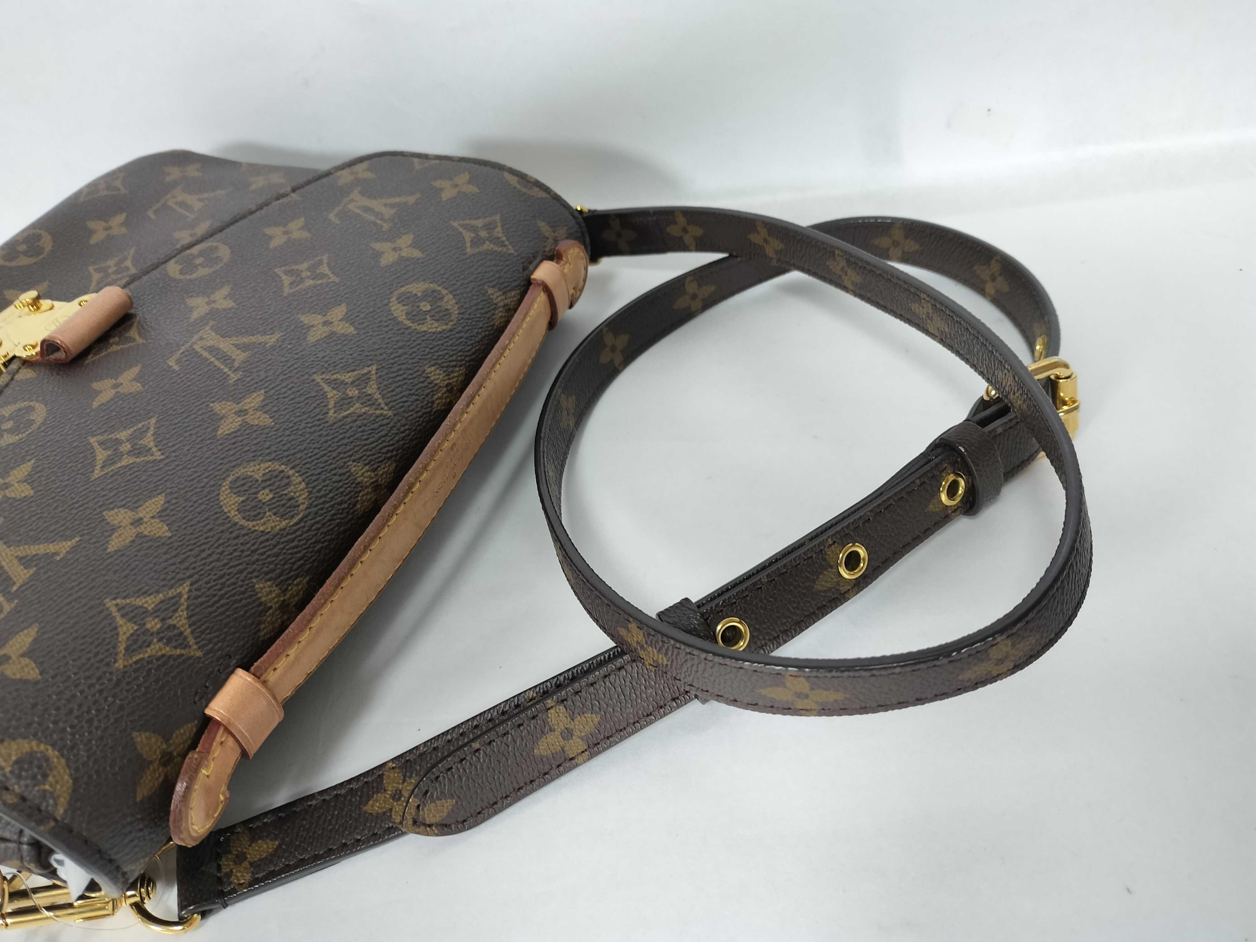 Monogram Metis Monogram DU4200 Shoulder Bag — view 3
