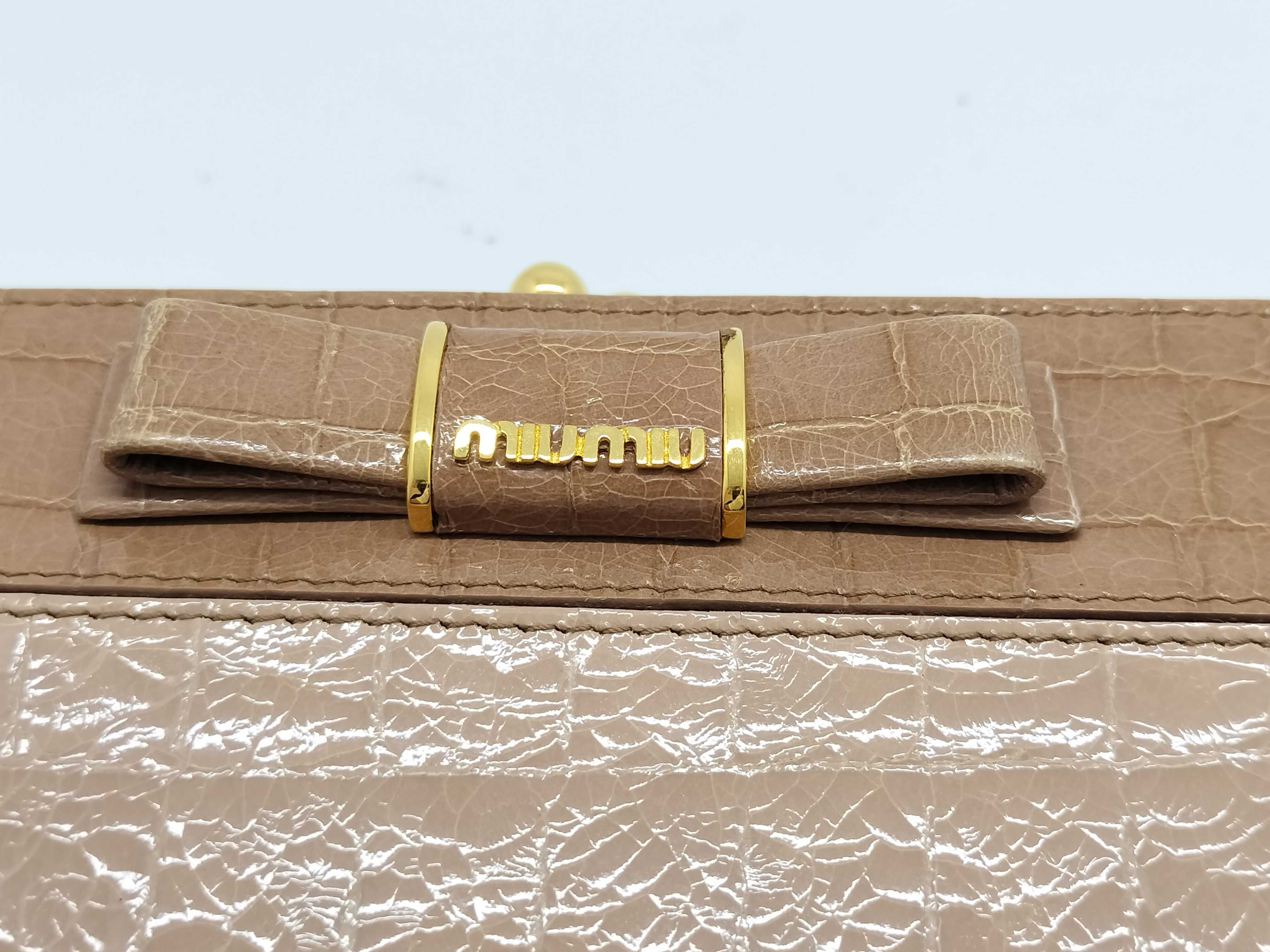 embossed coin purse — view 15