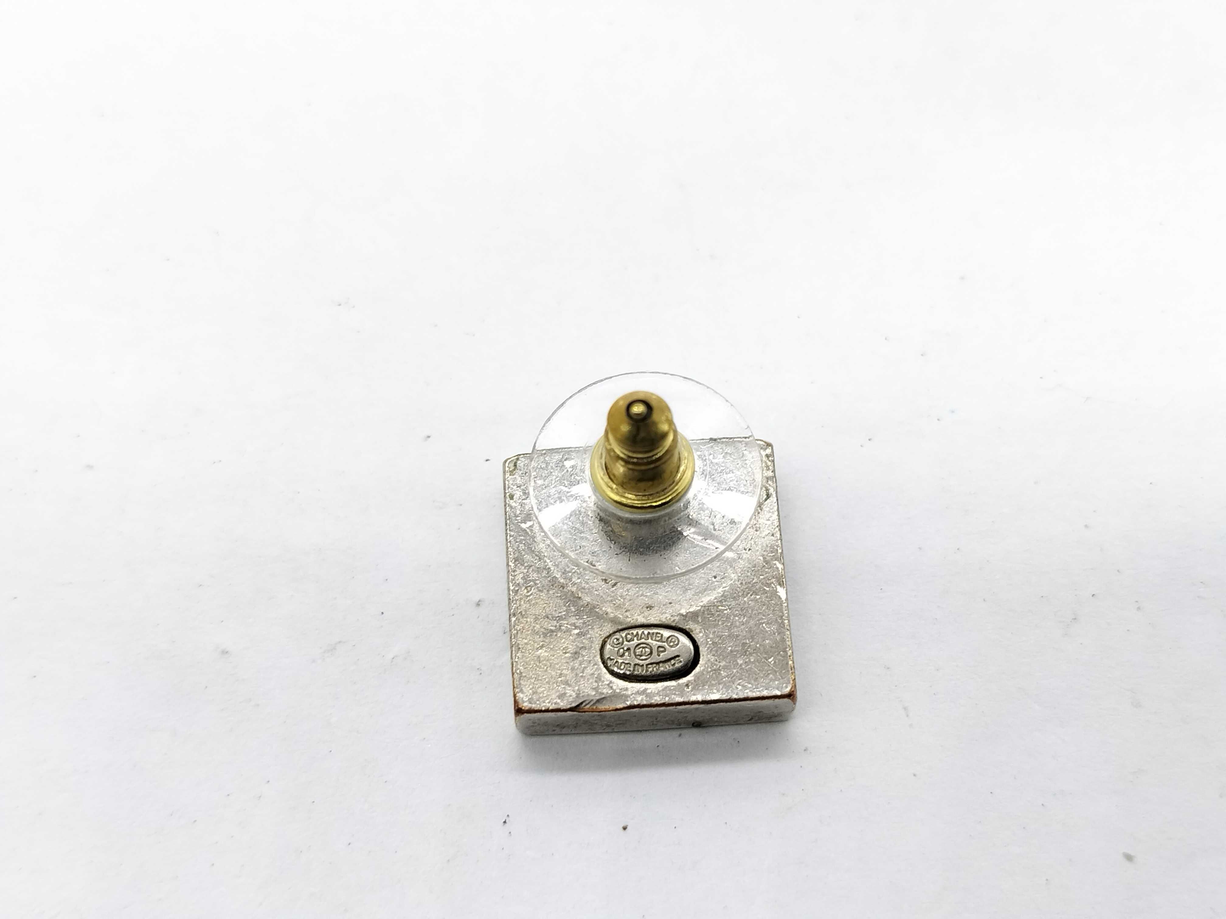 Coco Mark Silver x Black x White Square Earring (01P) - Single Earring — view 3