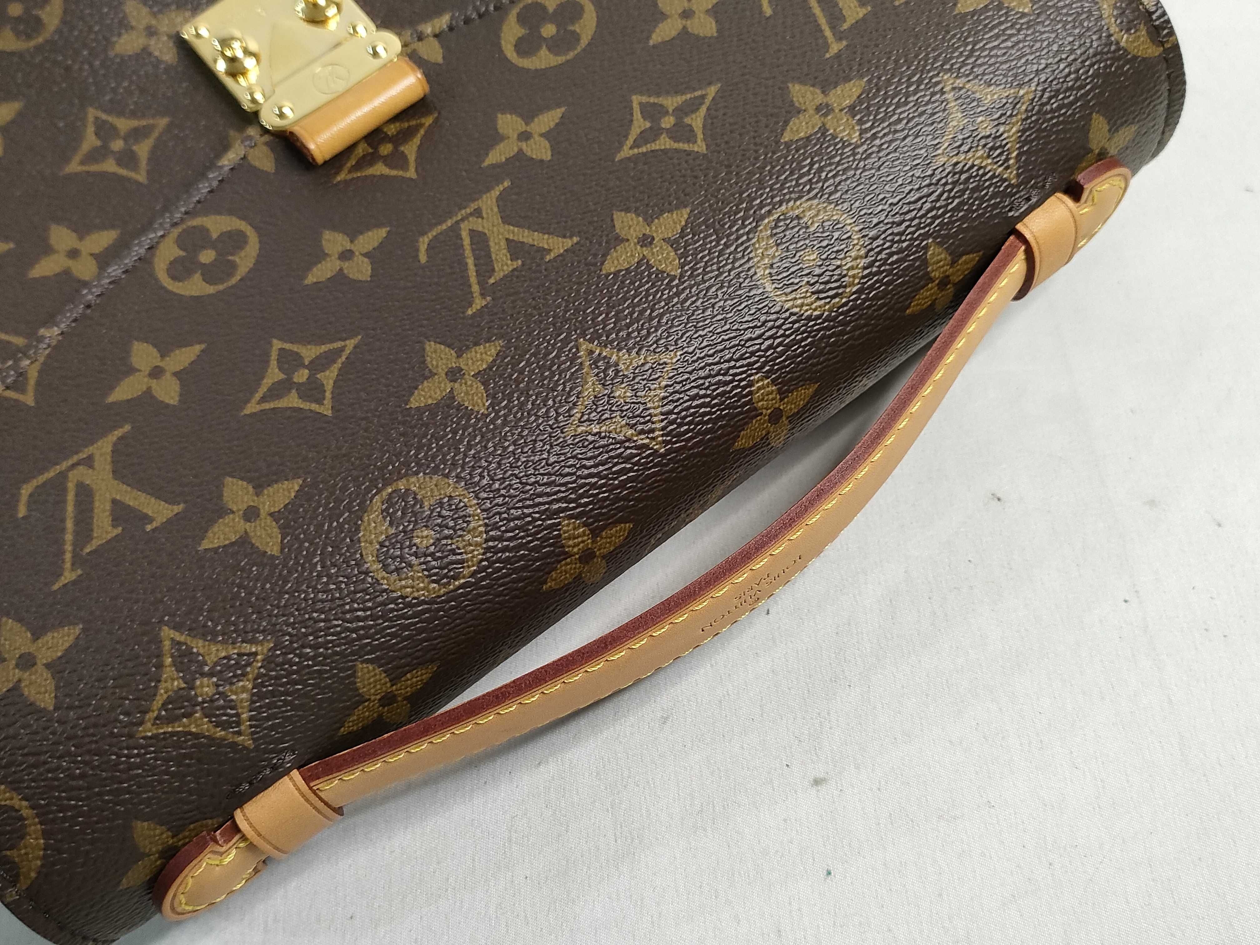 Monogram Louis Vuitton Monogram Pochette Metis MM Shoulder Bag Handbag — view 3