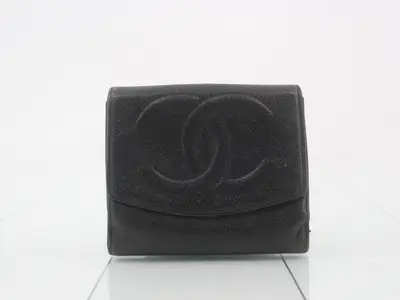 Bifold wallet with double snap closure