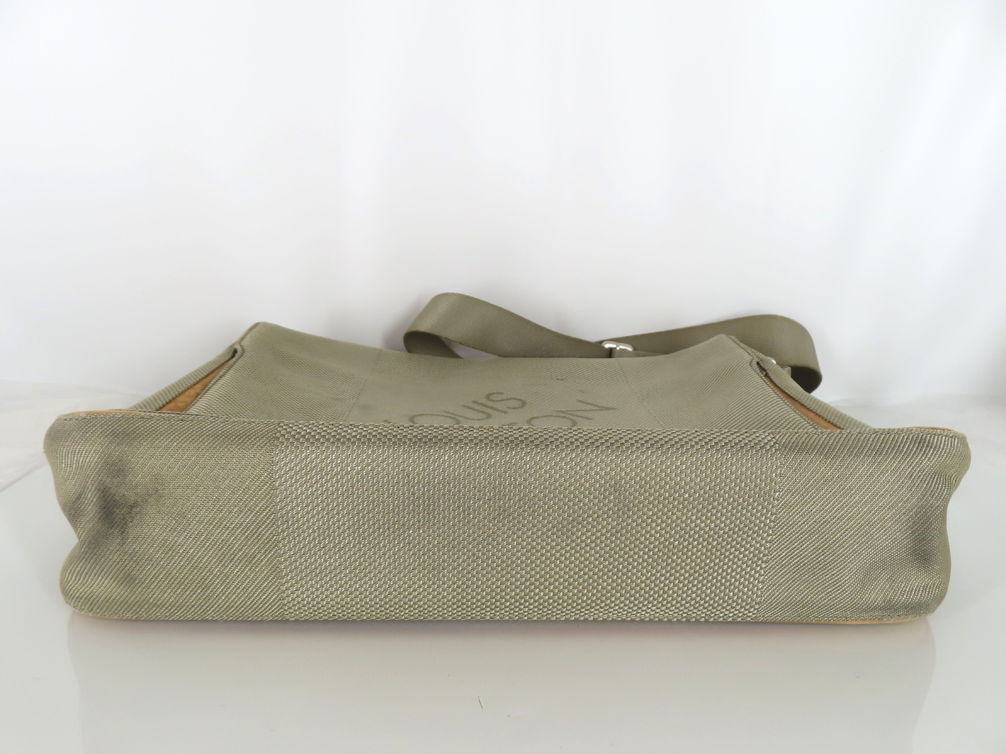 Damier Geant Messager M93031 Shoulder Bag — view 7