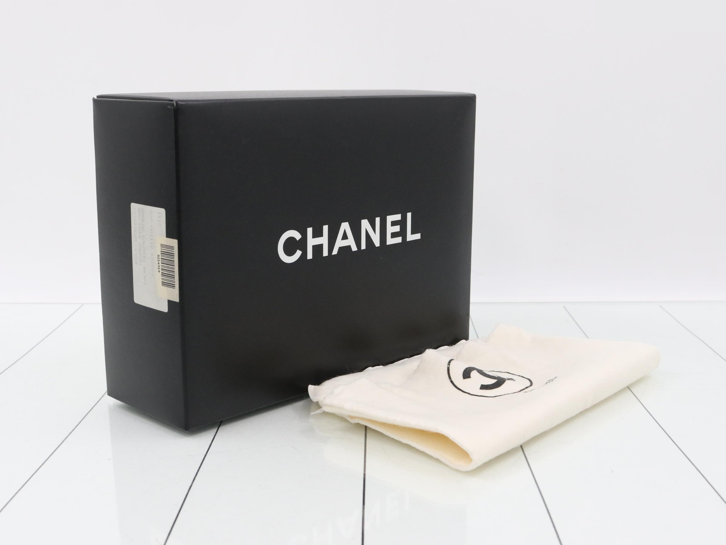Matelassé 25 Double Flap Lambskin Chain Shoulder Bag, Series 3 — view 7