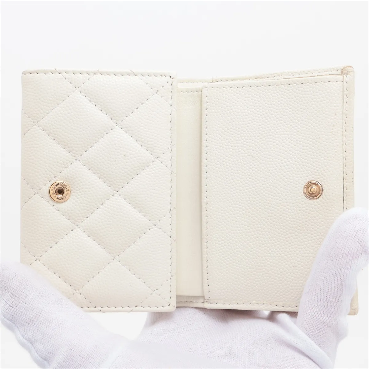 Double Mini Matelassé Caviar Skin Compact Wallet, White with Gold Hardware, 31475087 — view 4