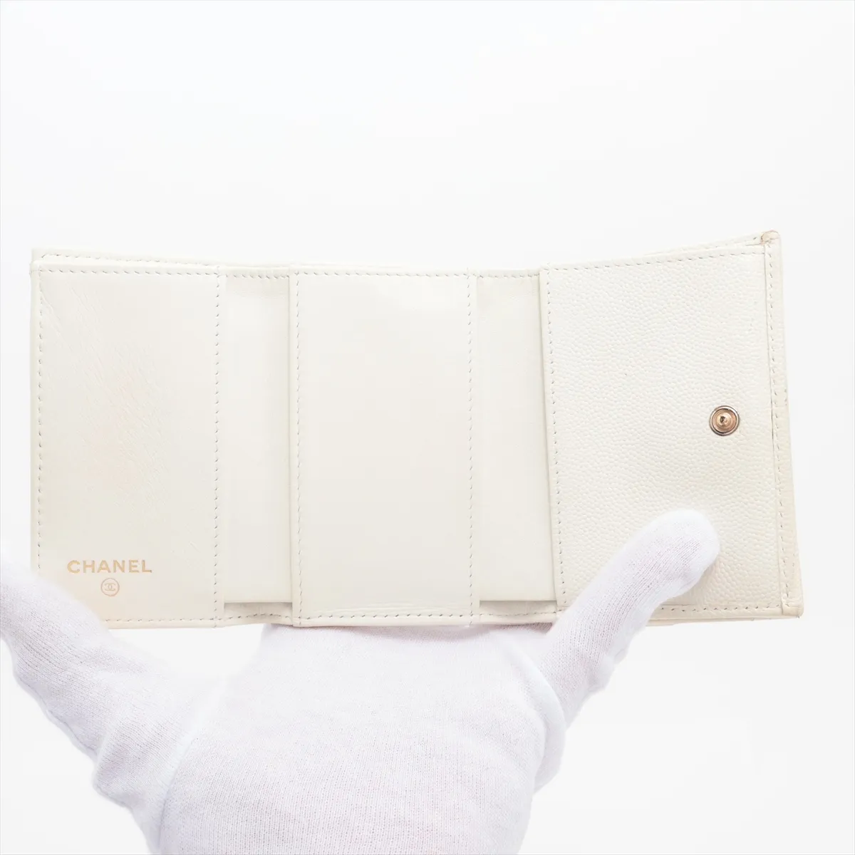 Double Mini Matelassé Caviar Skin Compact Wallet, White with Gold Hardware, 31475087 — view 5