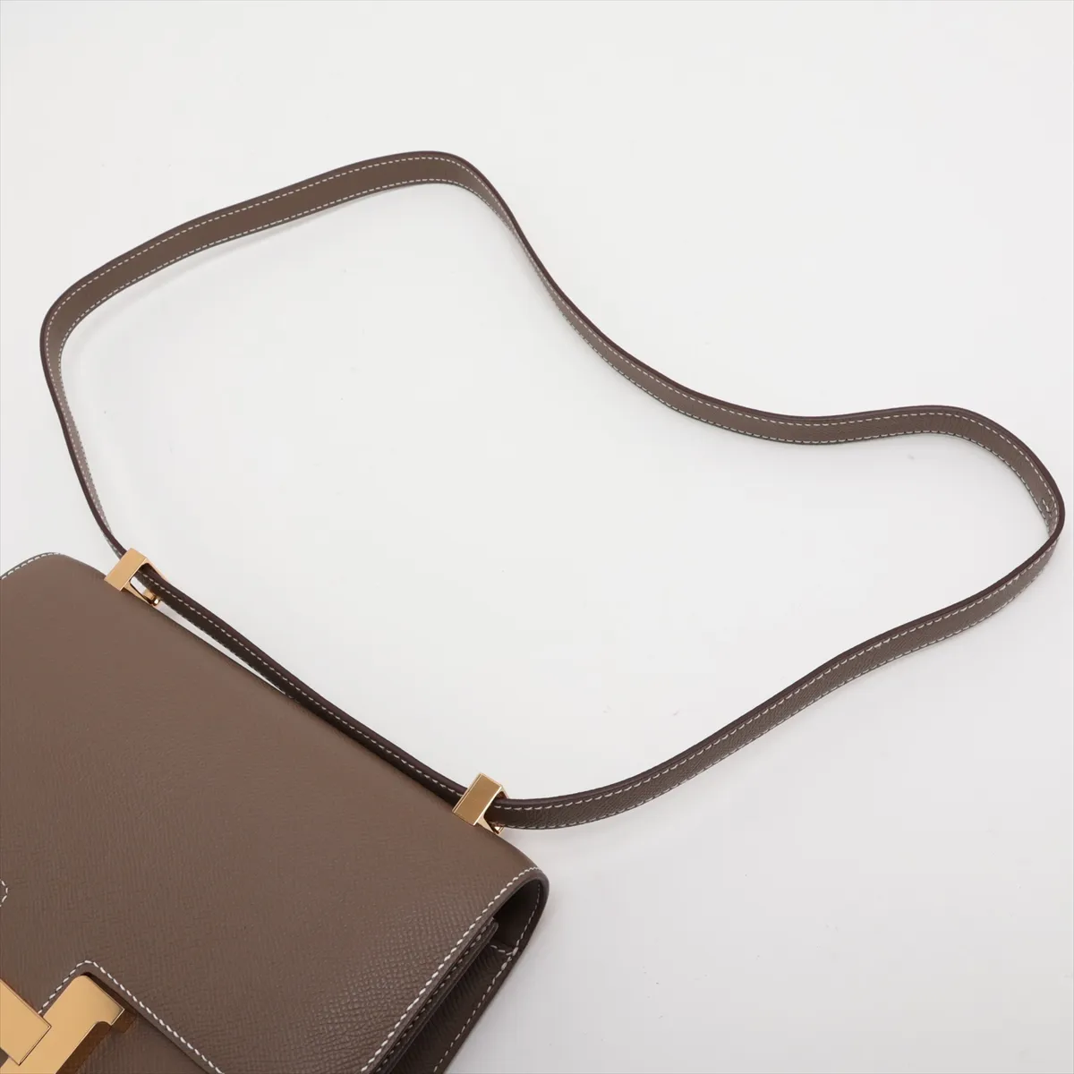 [Individually packaged] Hermes Constance 24 Miroir Veau Epsom Etoupe Gold Hardware B: 2023 with mirror — view 5