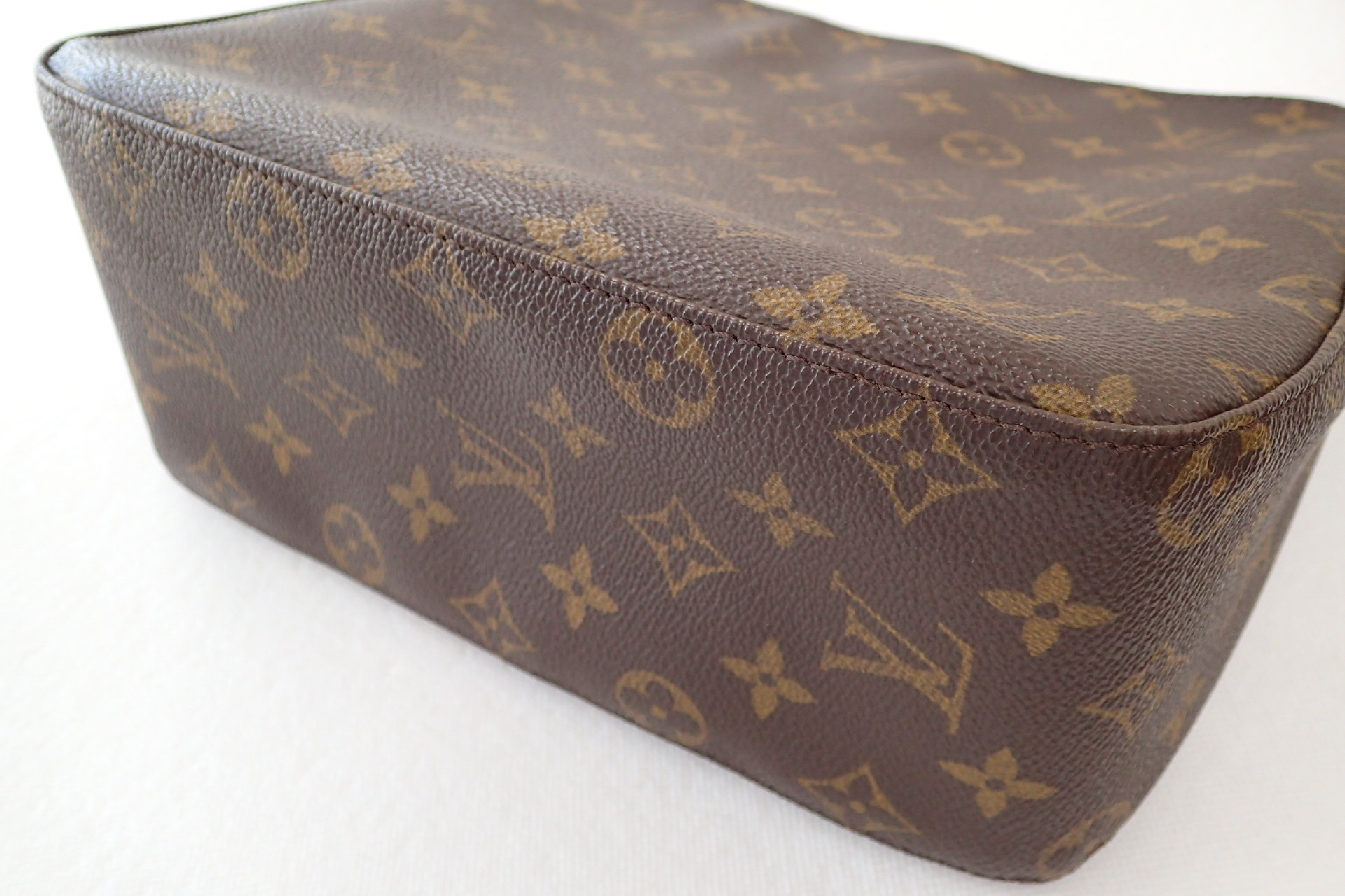 Monogram Looping MM Shoulder Bag — view 8