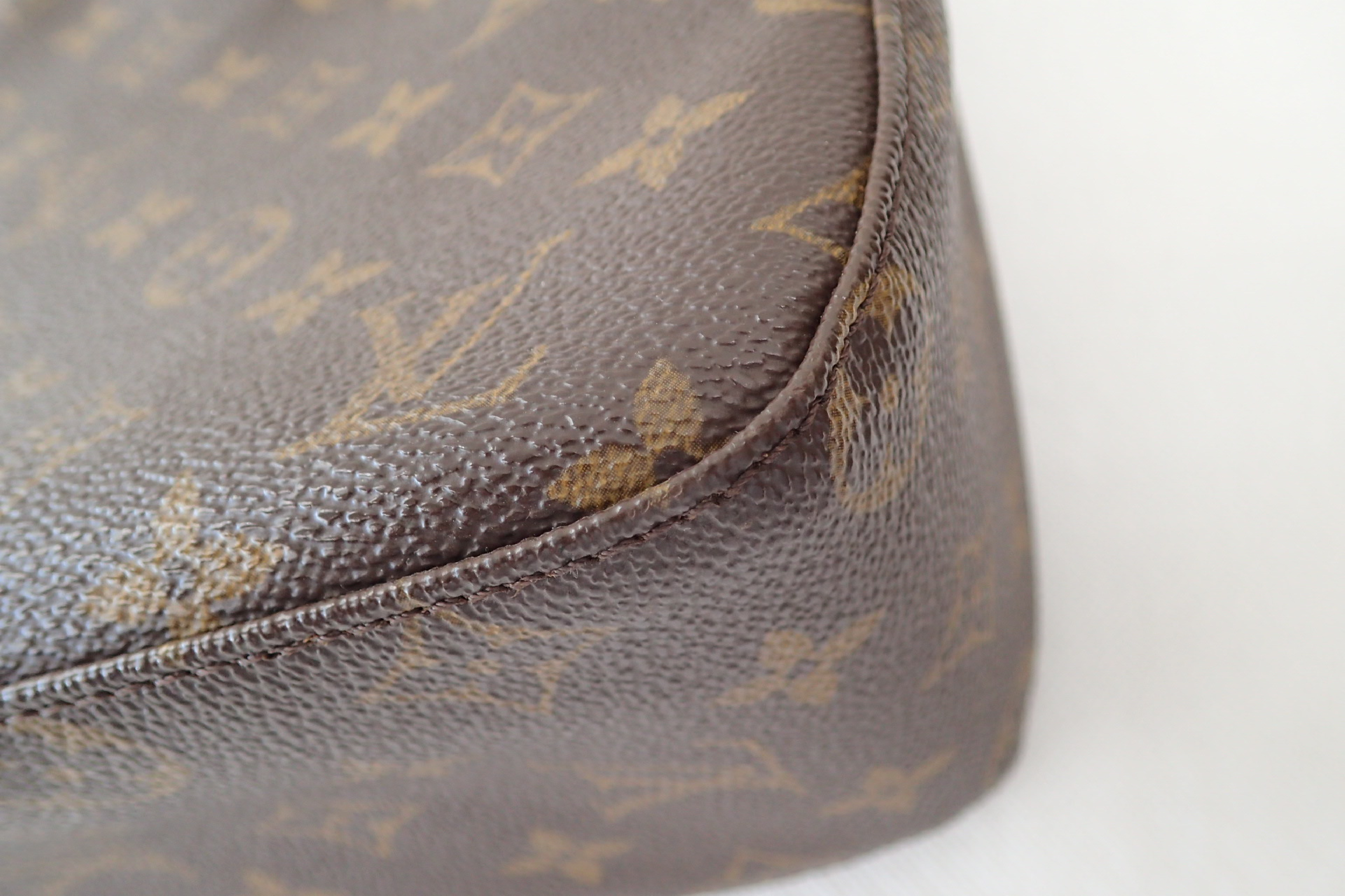 Monogram Looping MM Shoulder Bag — view 9