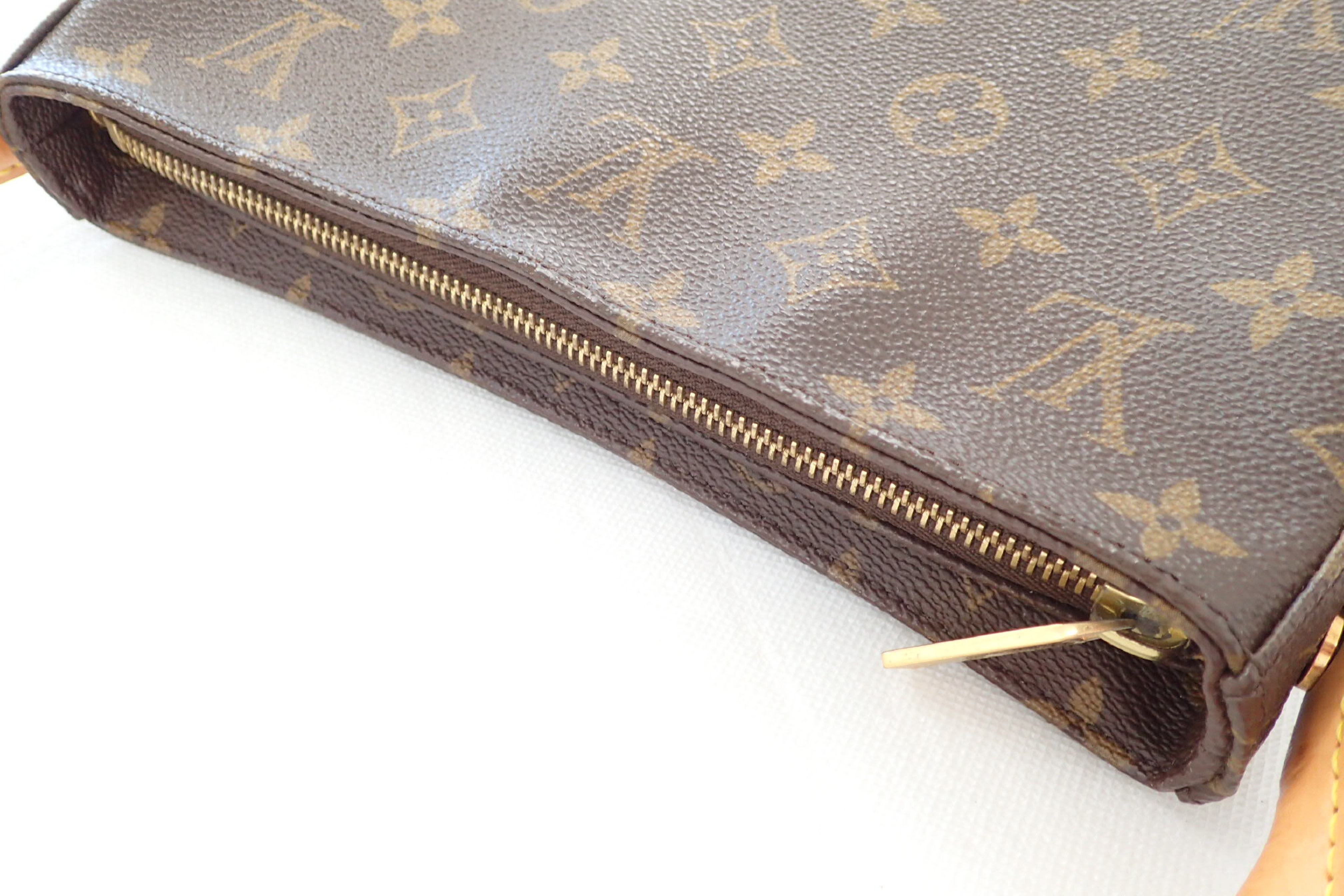 Monogram Looping MM Shoulder Bag — view 10