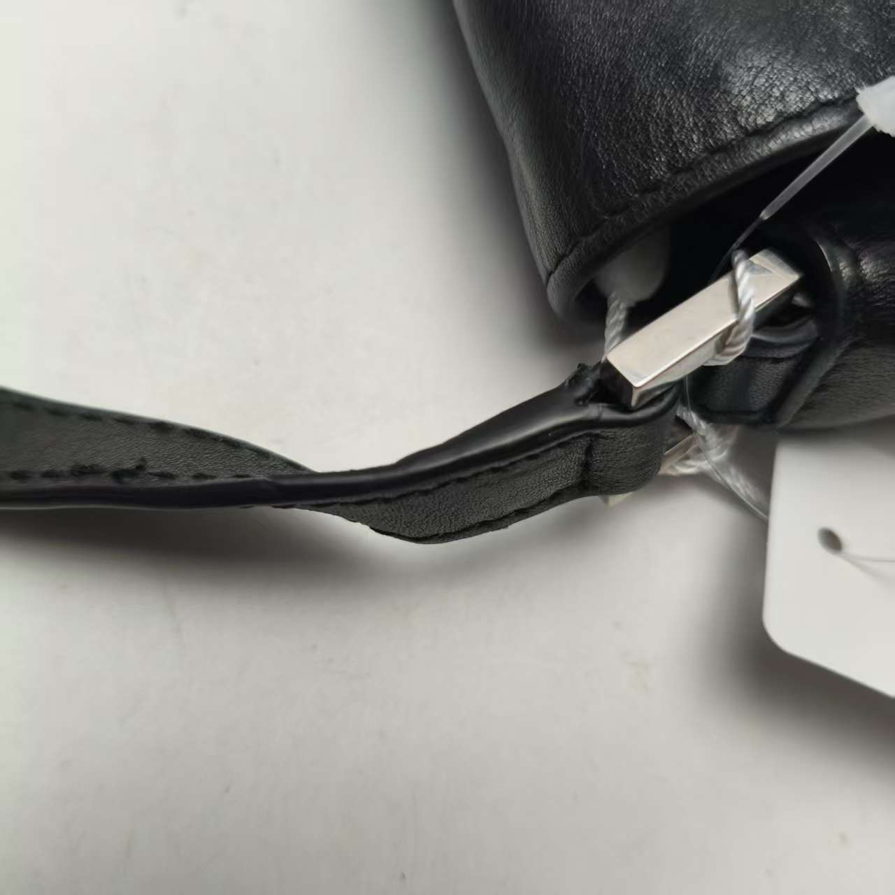 【*Shipped from: China*】BALENCIAGA Leather Shoulder Bag — view 11