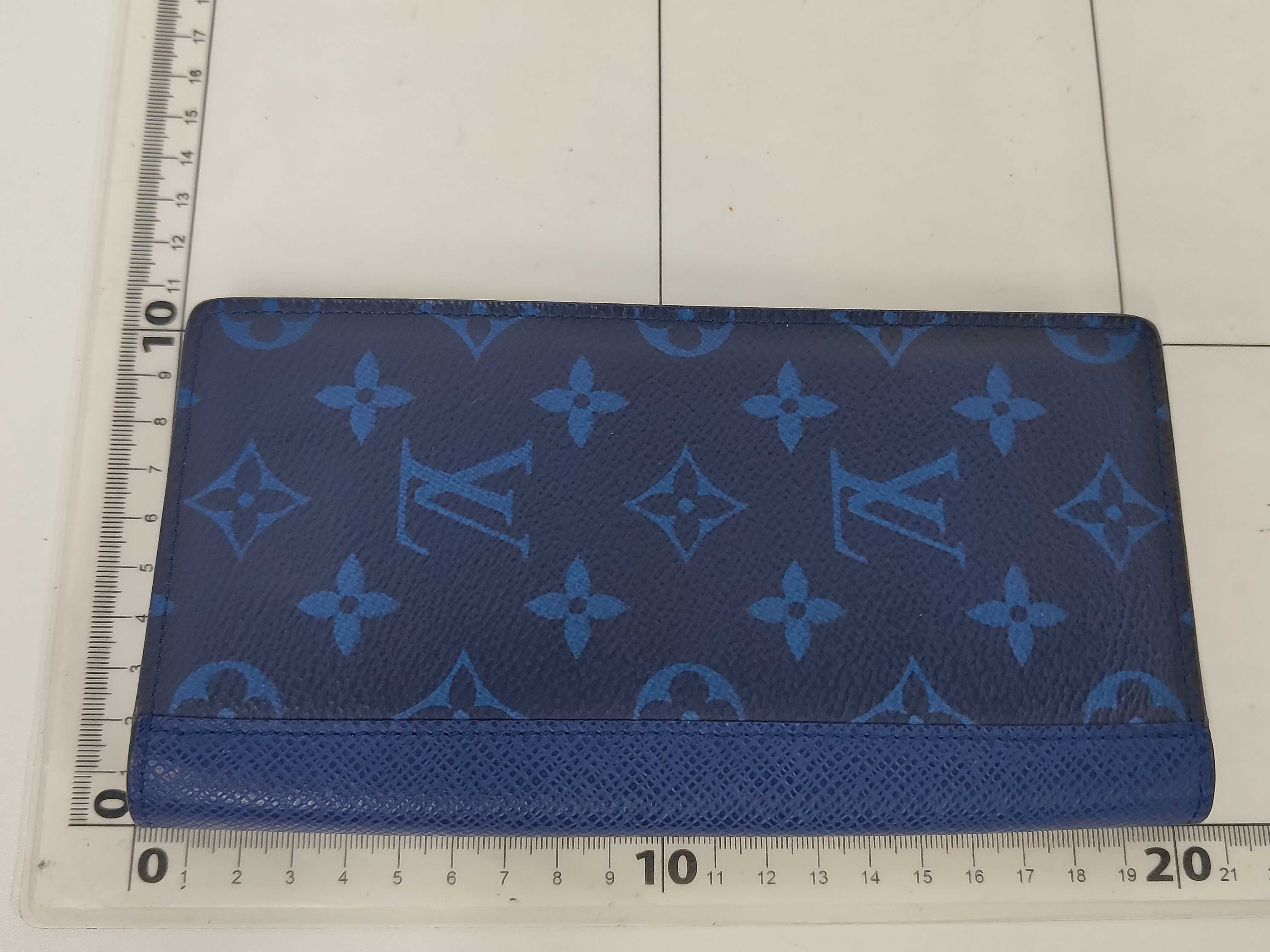 Monogram Louis Vuitton Taigarama Portefeuille Brazza Wallet — view 2