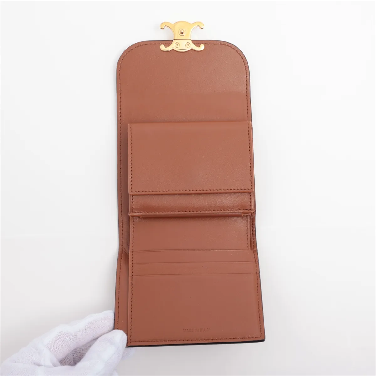 Triomphe Small Flap Wallet Leather Compact Wallet Brown — view 4
