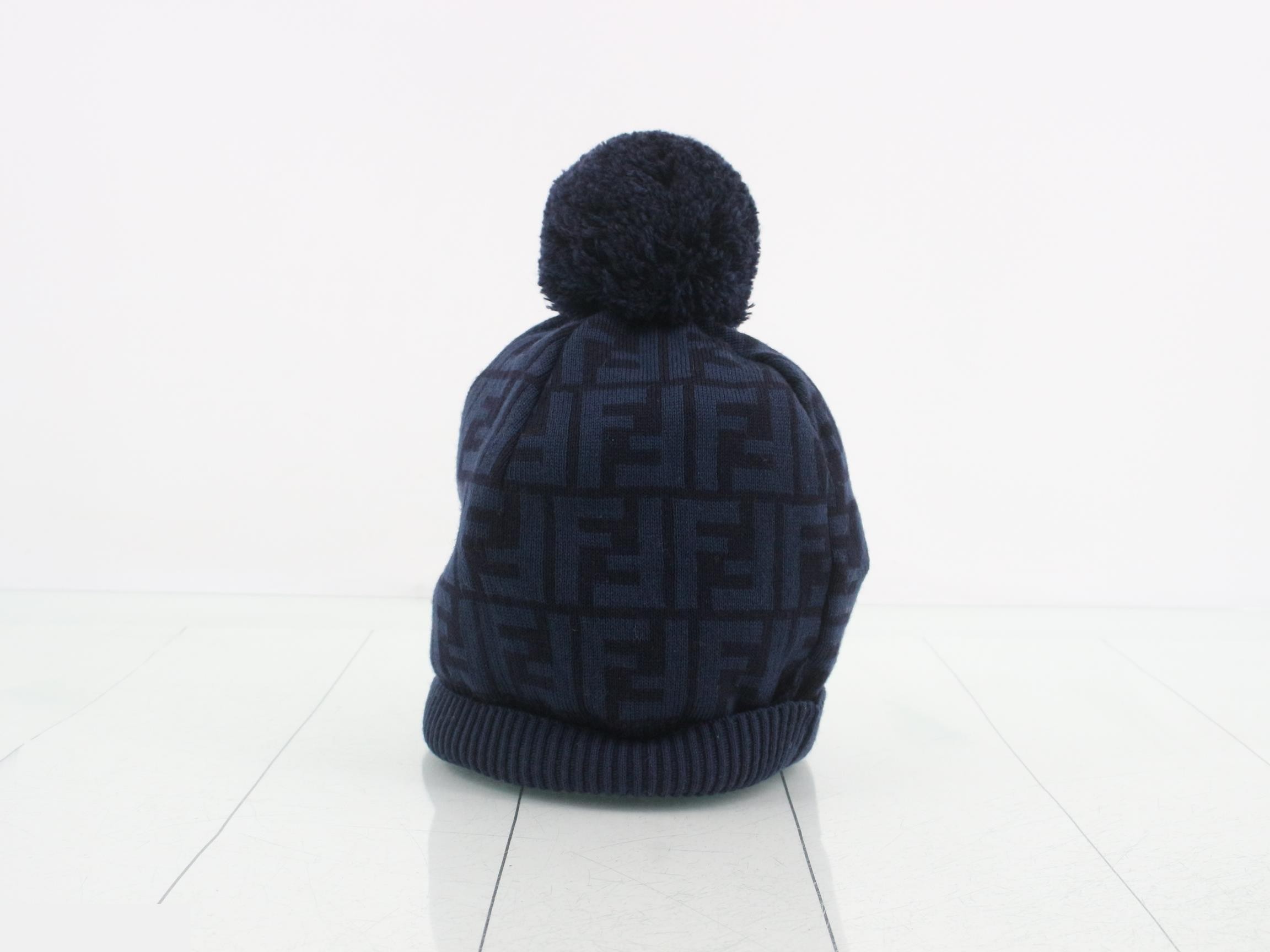 ZUCCA (accessories) - Hats - Knit hat with pom-pom - Navy — view 2