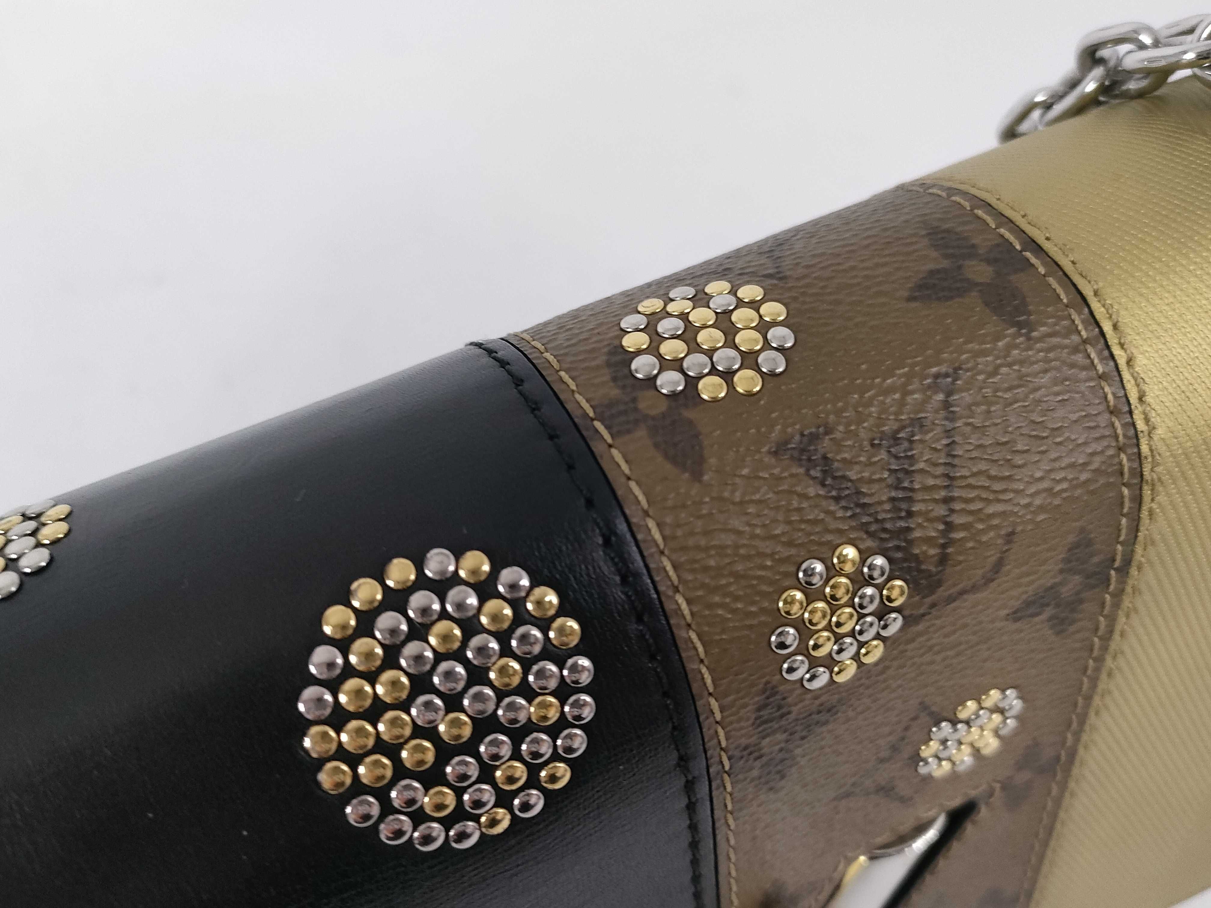 Twist MM Shoulder Bag M54600 — view 14