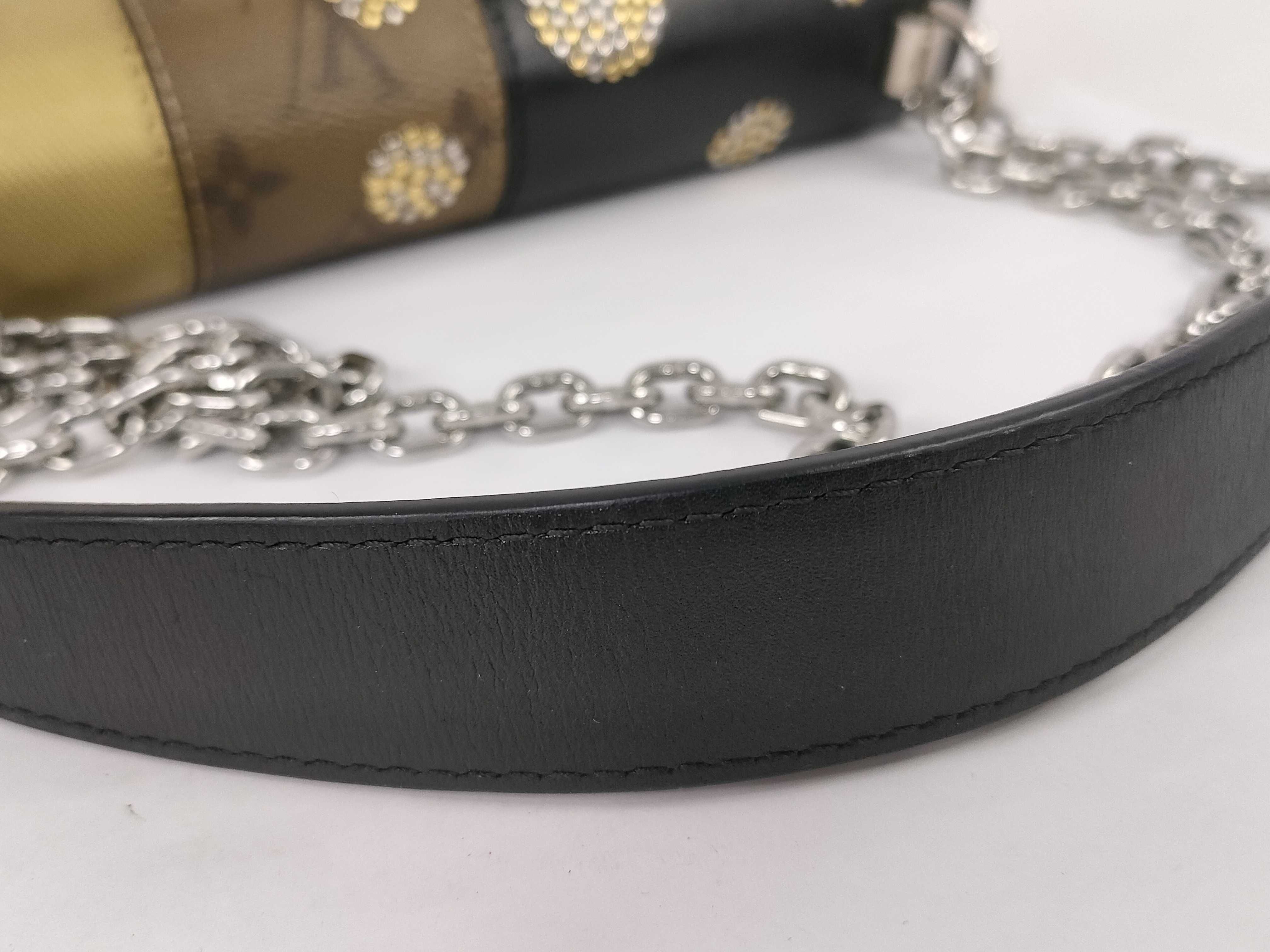 Twist MM Shoulder Bag M54600 — view 4