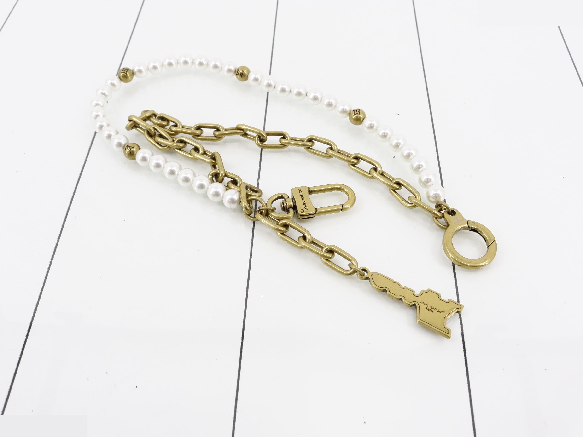 Bag charm, chain belt, pearl — view 2