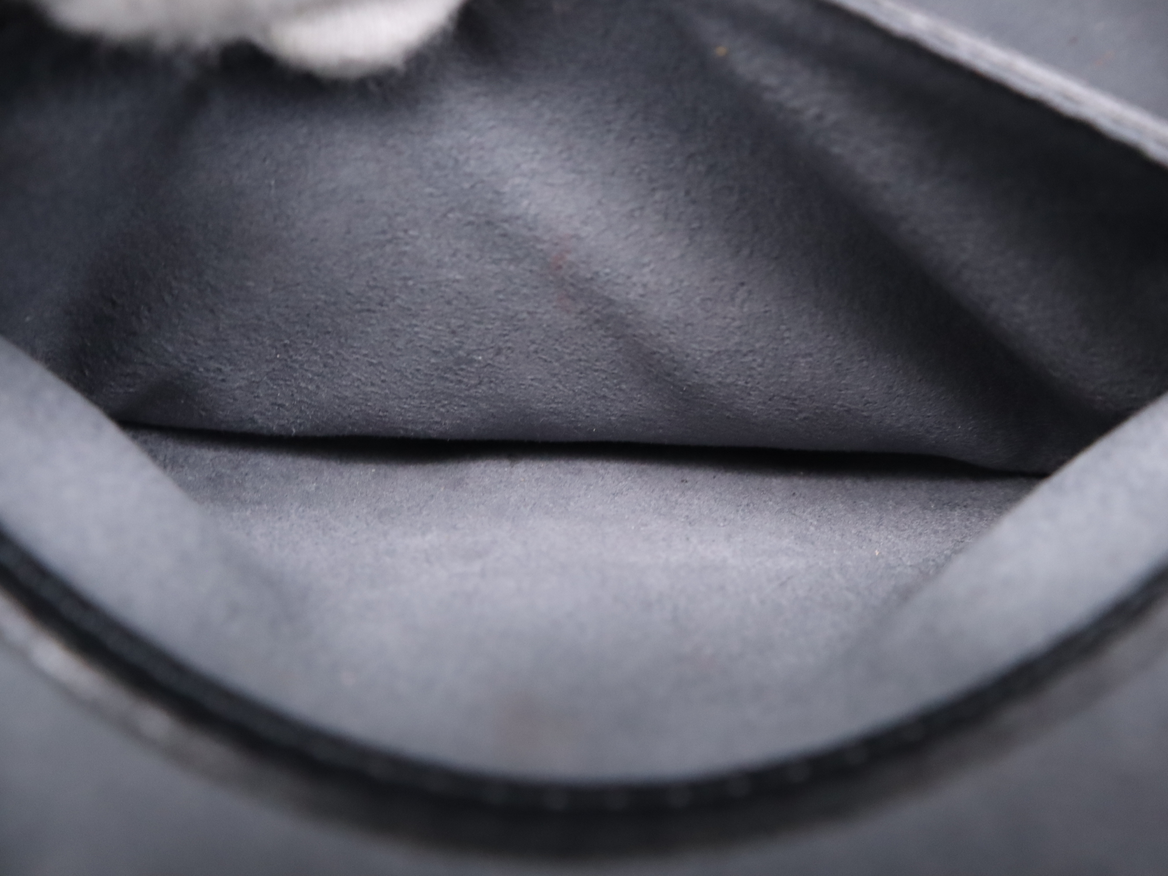 M52222 Epices Floss Noir Handbag — view 11