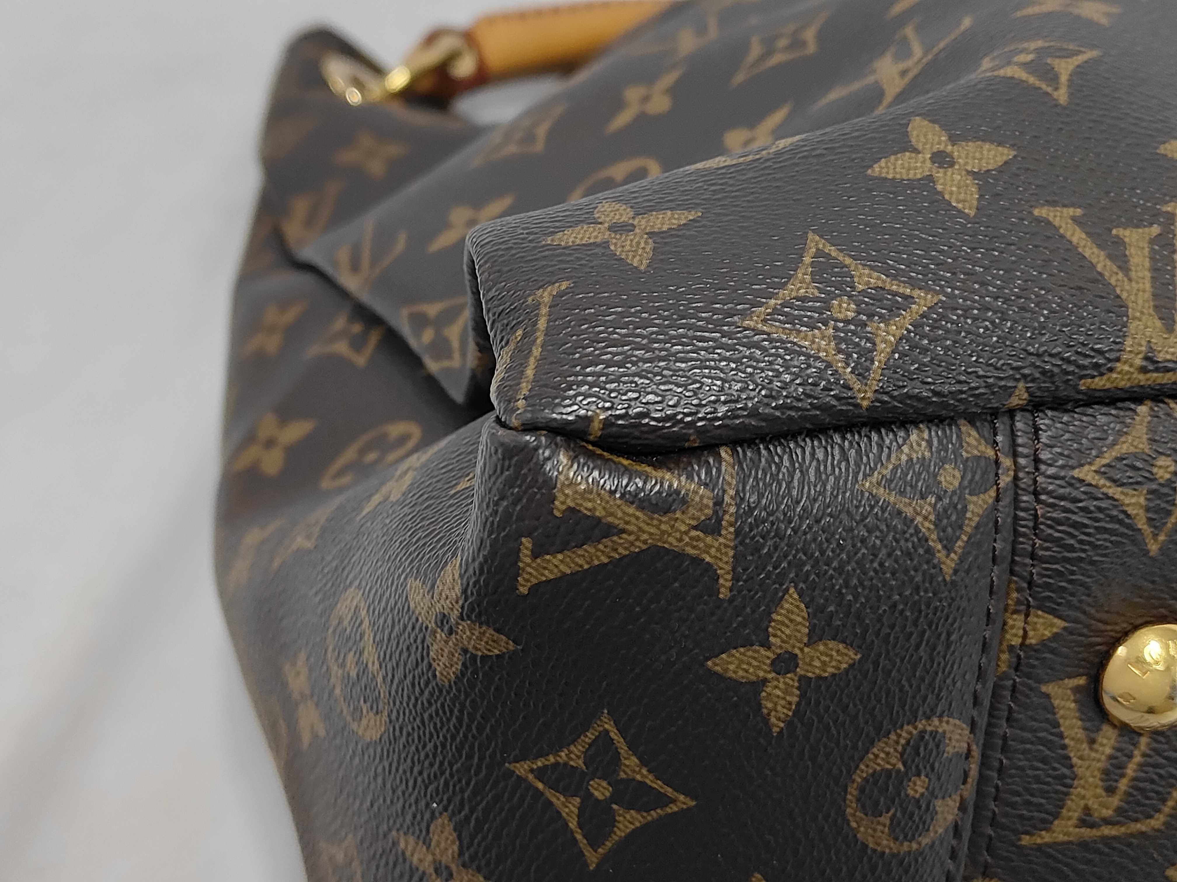 LV Louis Vuitton Artsy Monogram Handbag — view 4