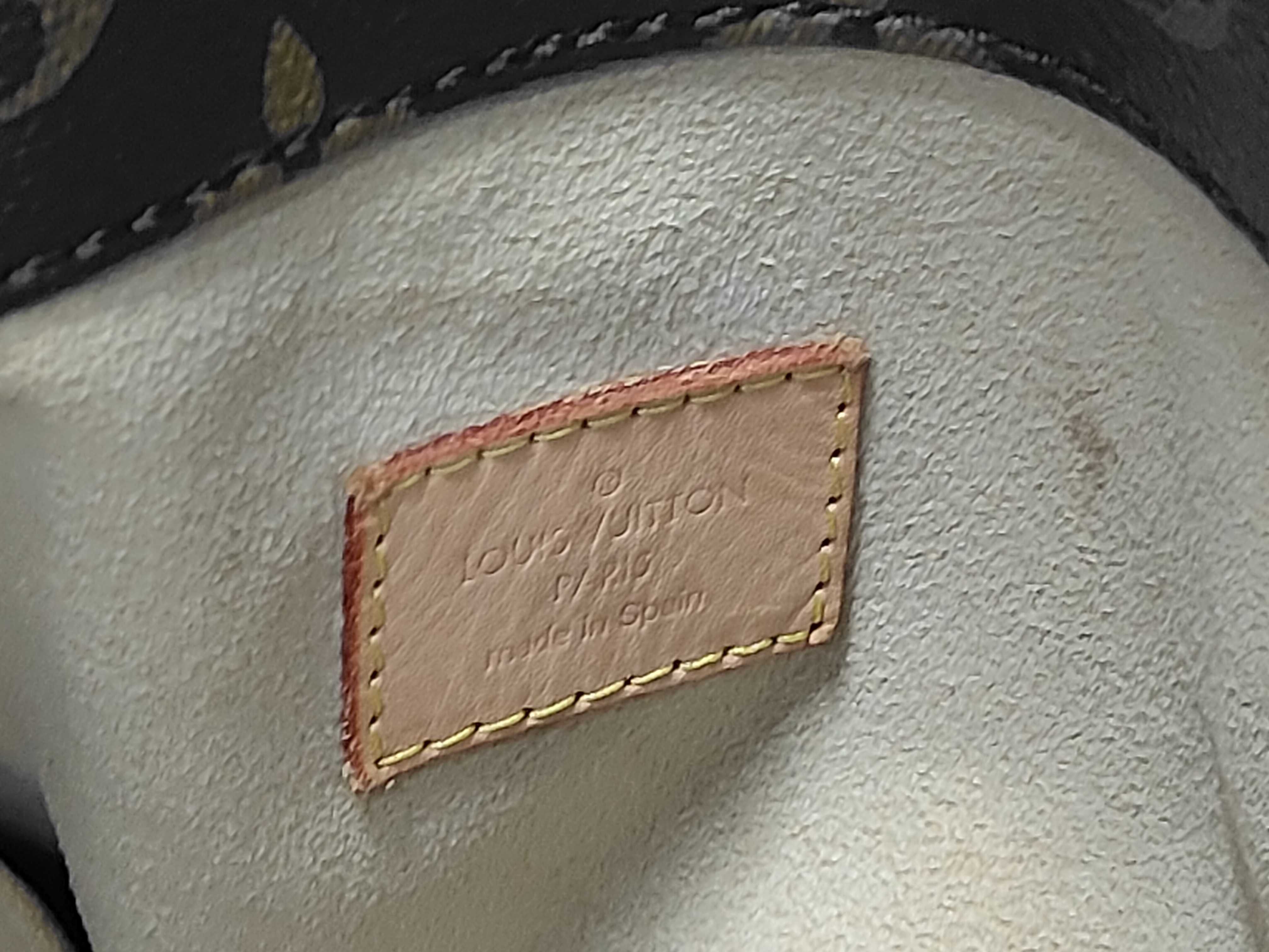 LV Louis Vuitton Artsy Monogram Handbag — view 8
