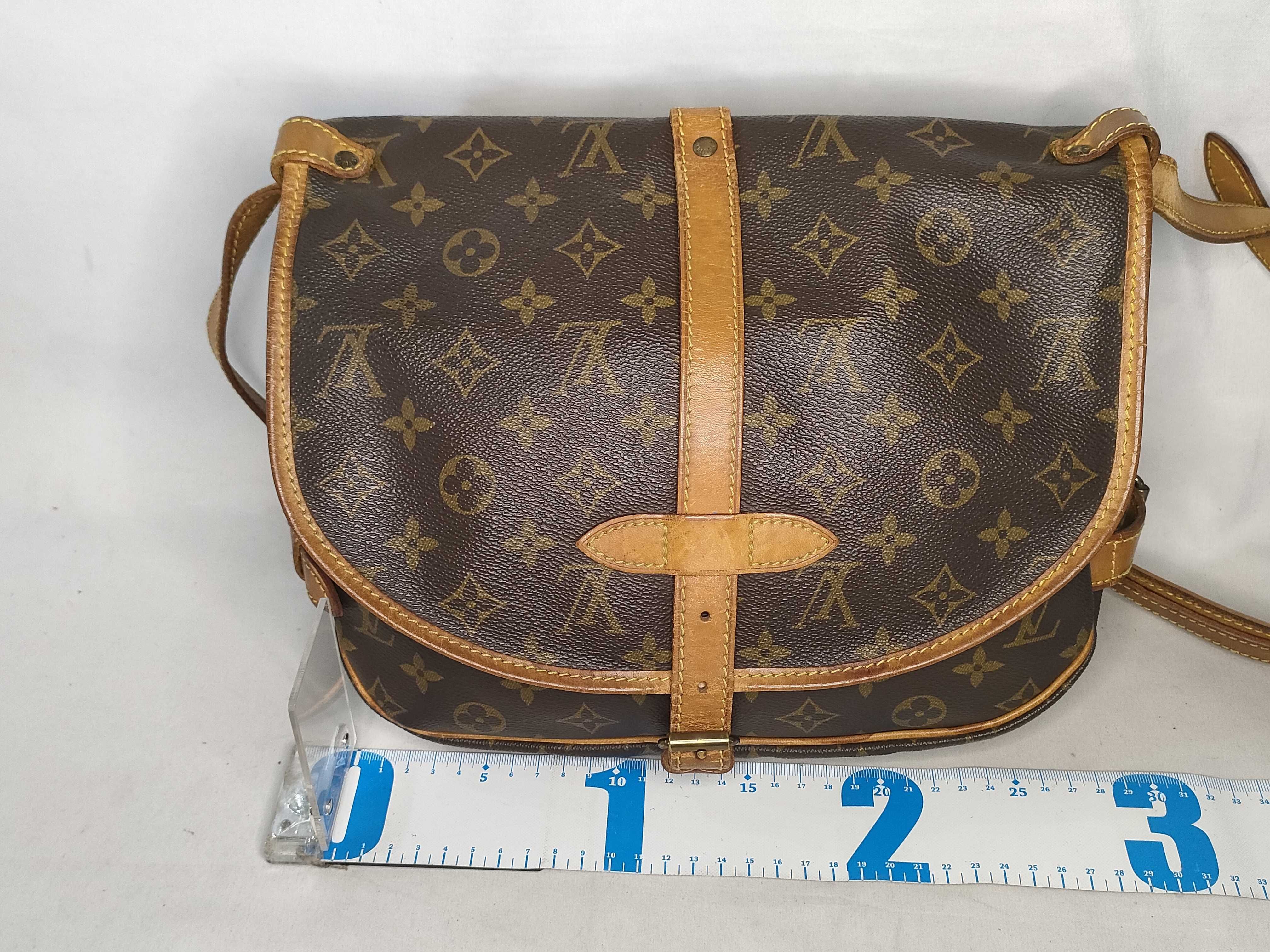 Monogram Saumur 30 Monogram M42256 Shoulder Bag — view 2