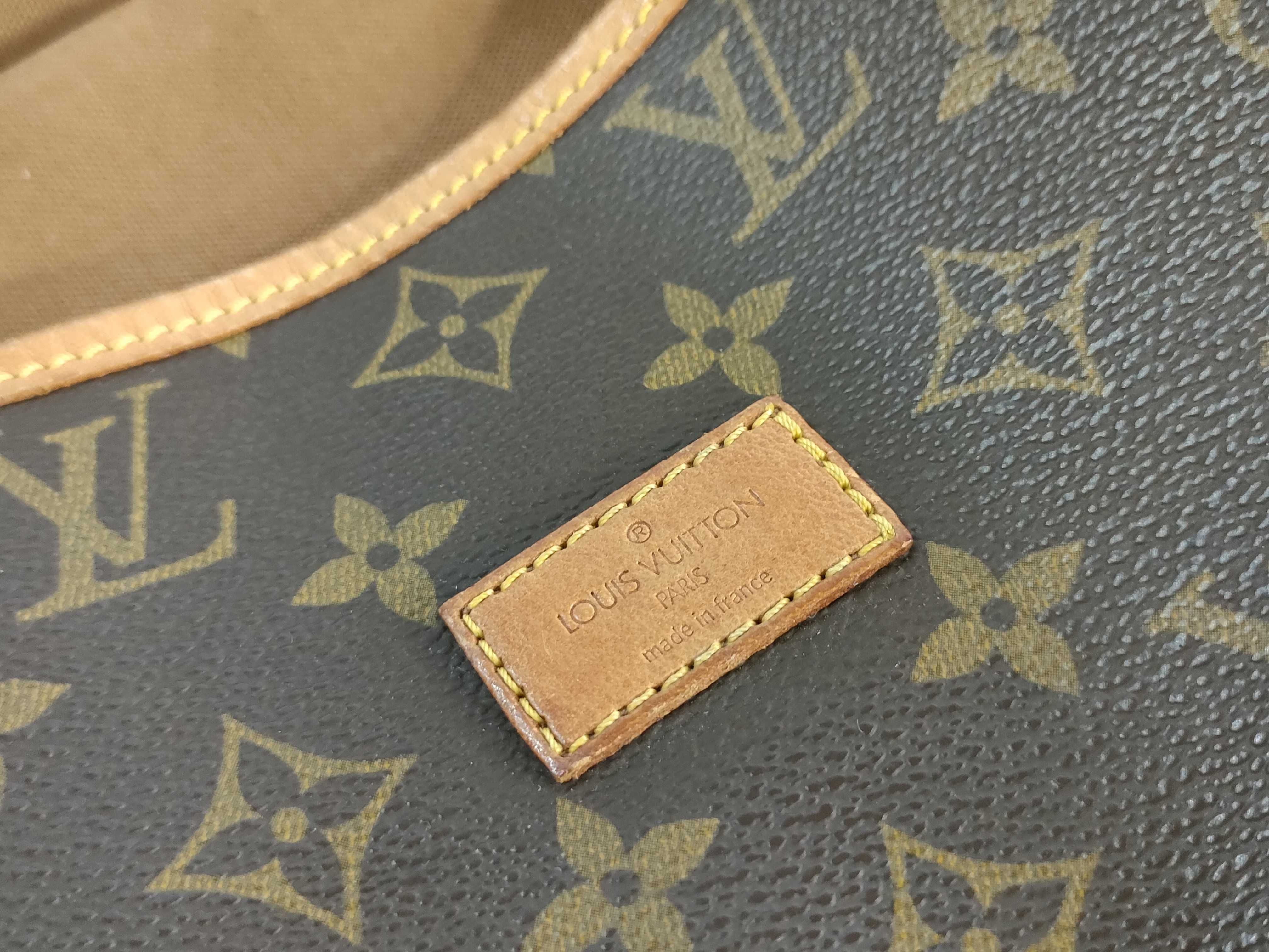 Monogram Saumur 30 Monogram M42256 Shoulder Bag — view 11