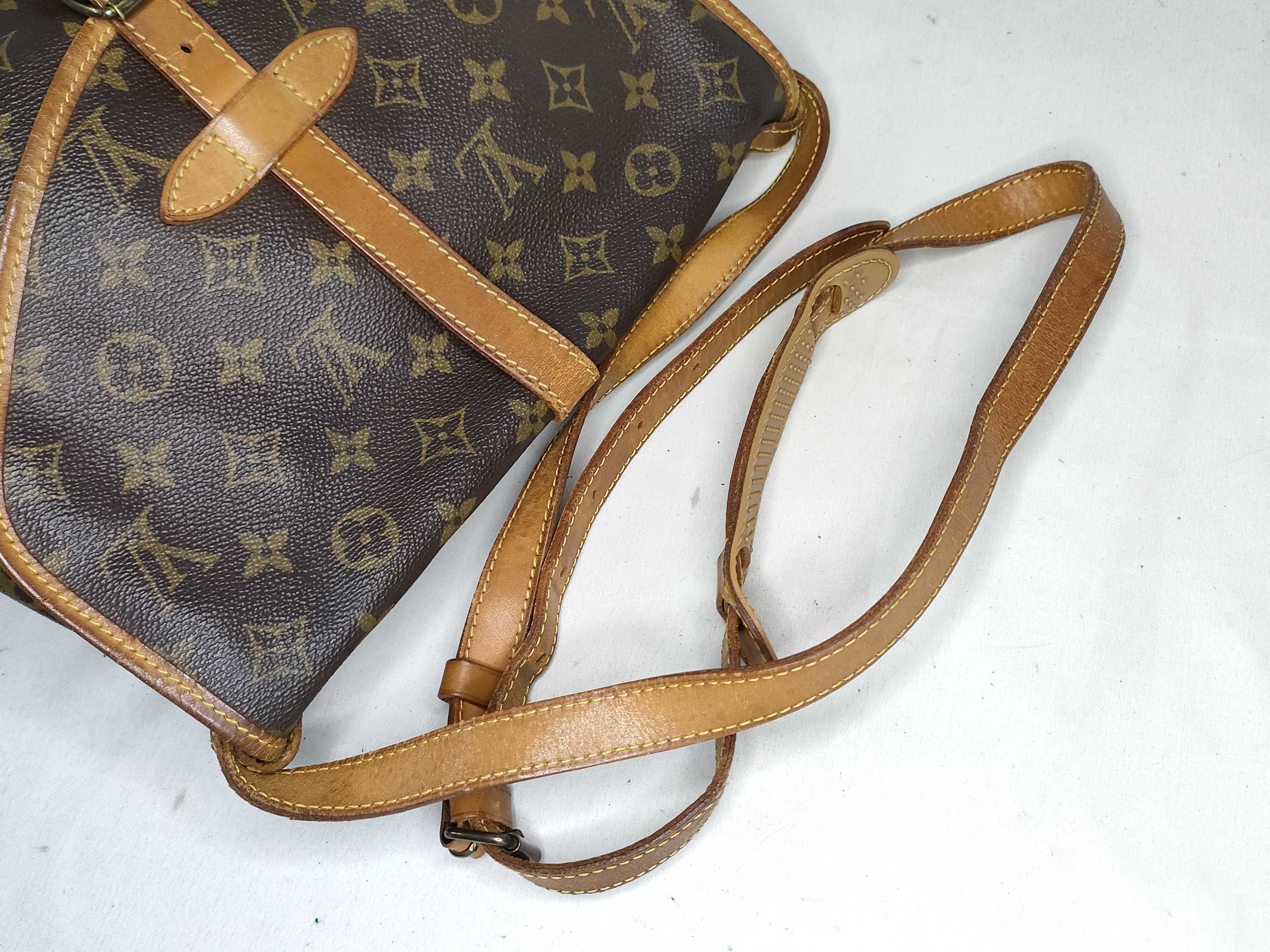Monogram Saumur 30 Monogram M42256 Shoulder Bag — view 3