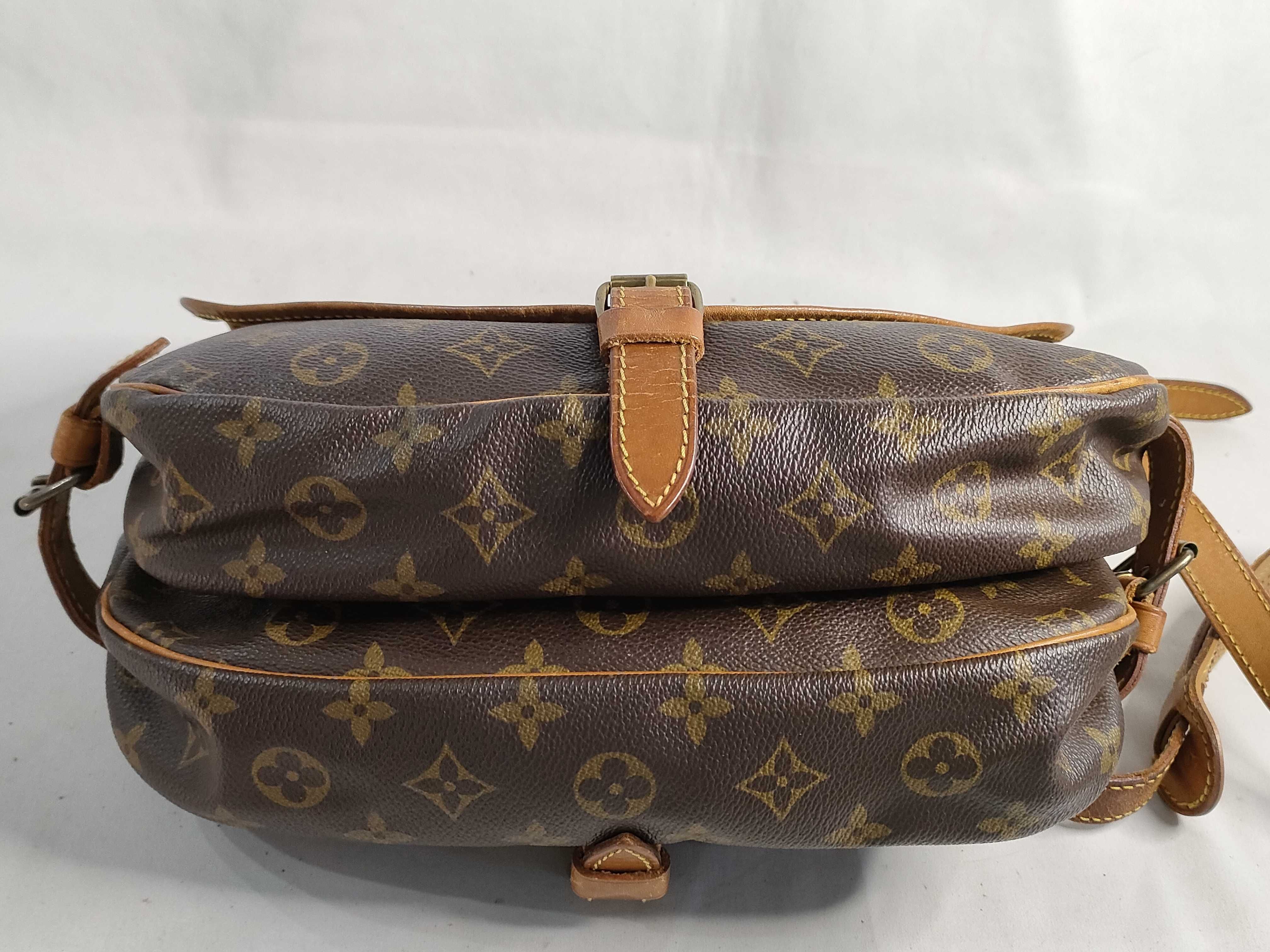 Monogram Saumur 30 Monogram M42256 Shoulder Bag — view 7