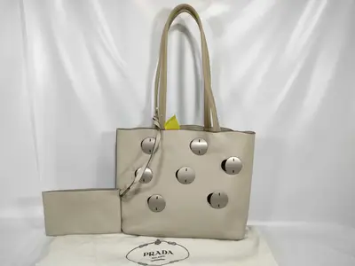 Grommet Punching Tote Bag