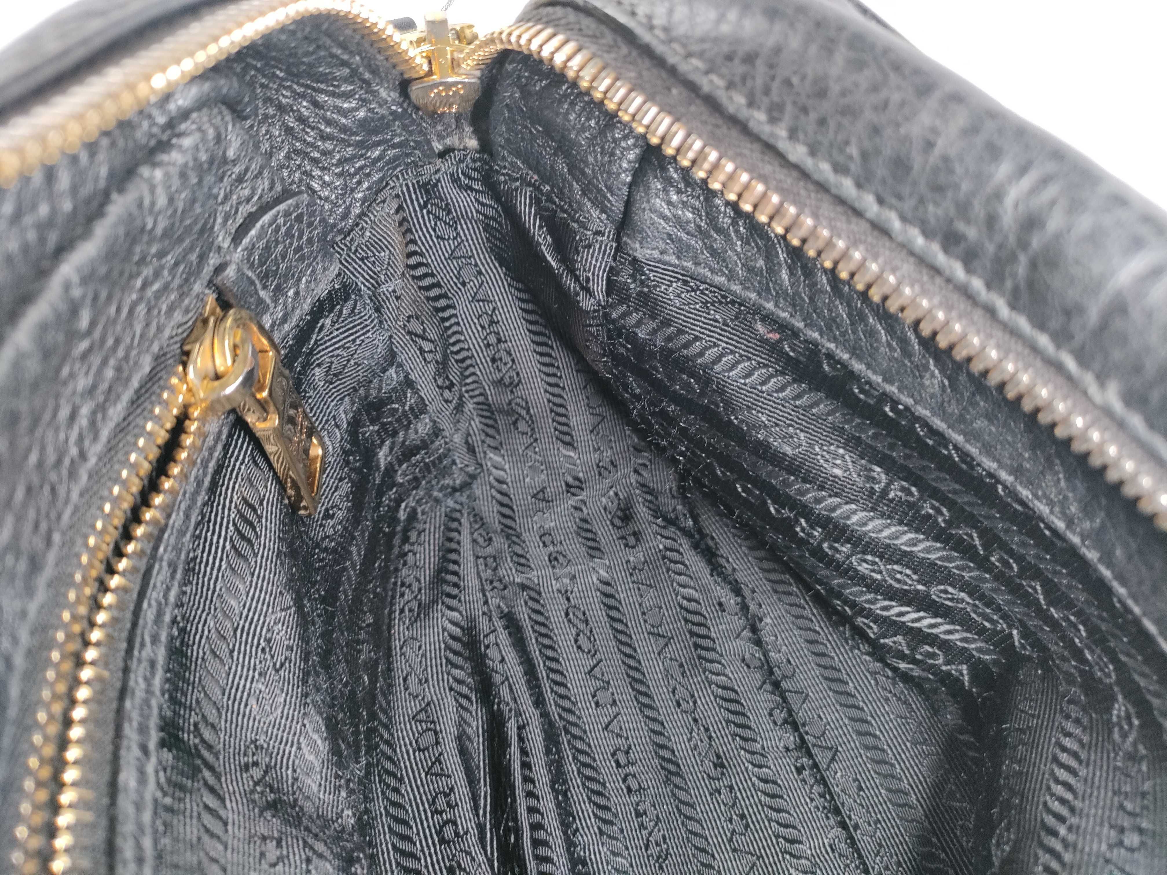 Vitello Daino Camera Bag, Black Shoulder Bag — view 11