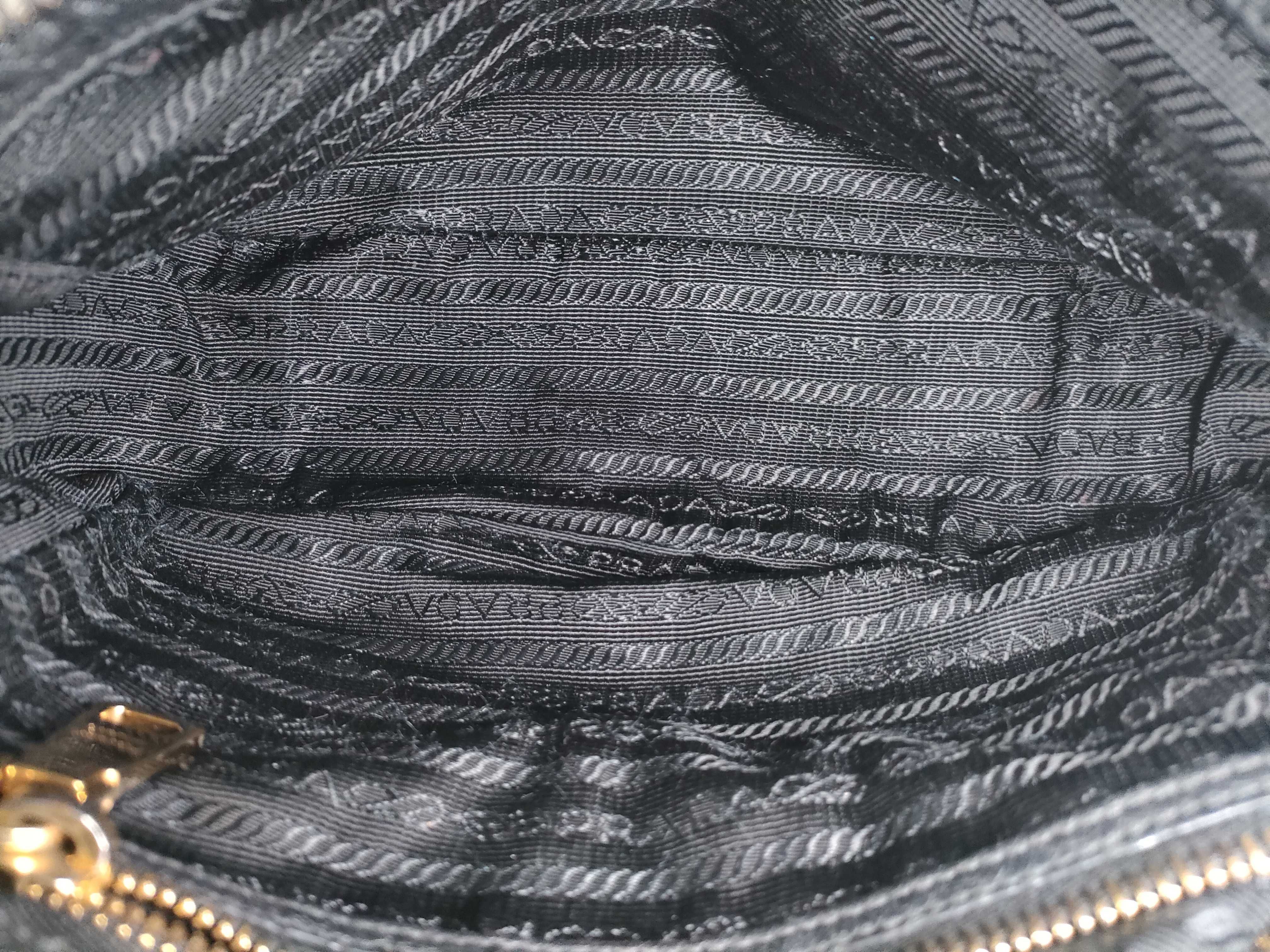 Vitello Daino Camera Bag, Black Shoulder Bag — view 10