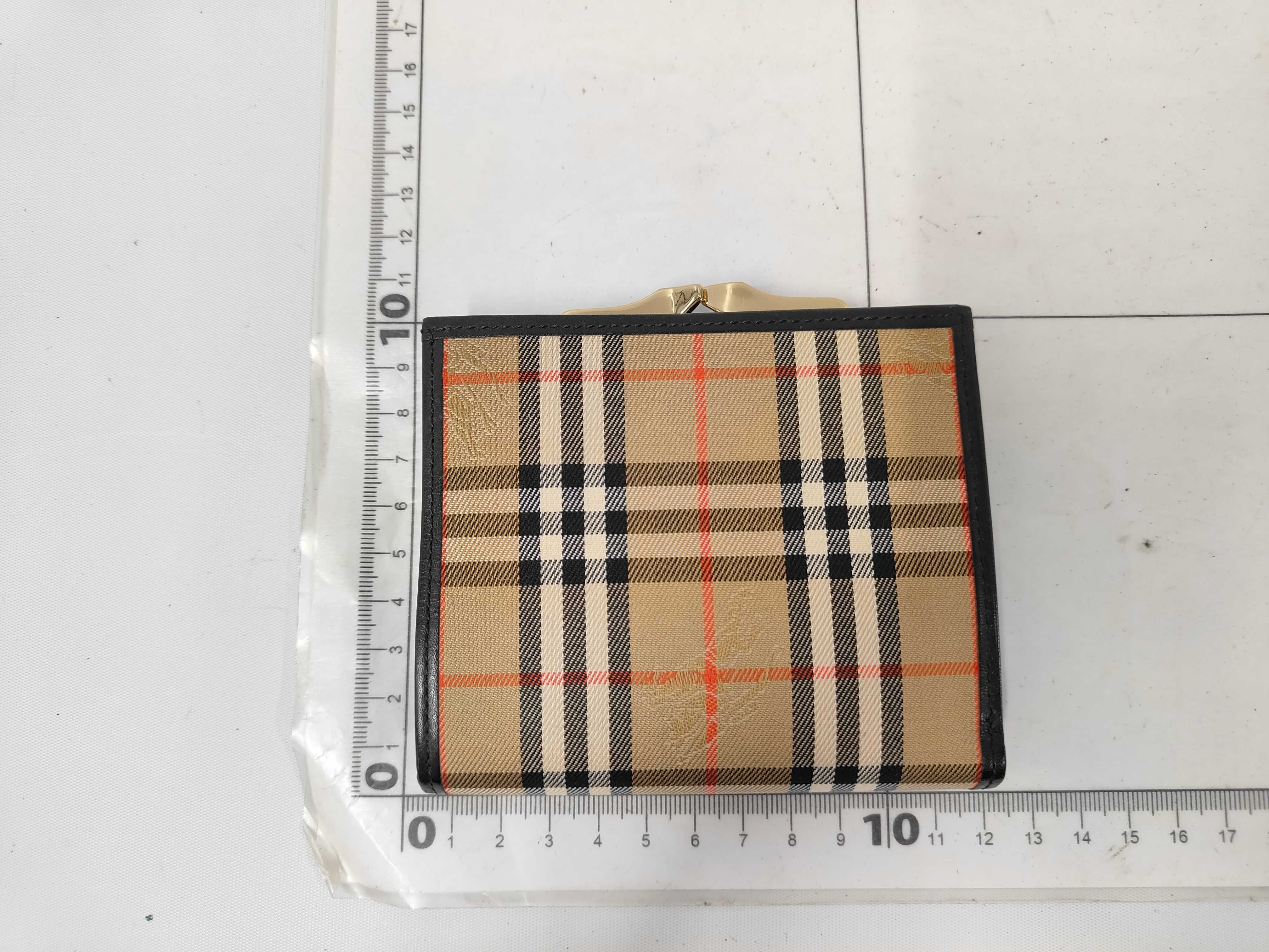 Burberrys_Wallet_【IW579】 Wallet — view 2